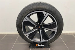 Musta CUPRA Formentor 2022 kuva 19.