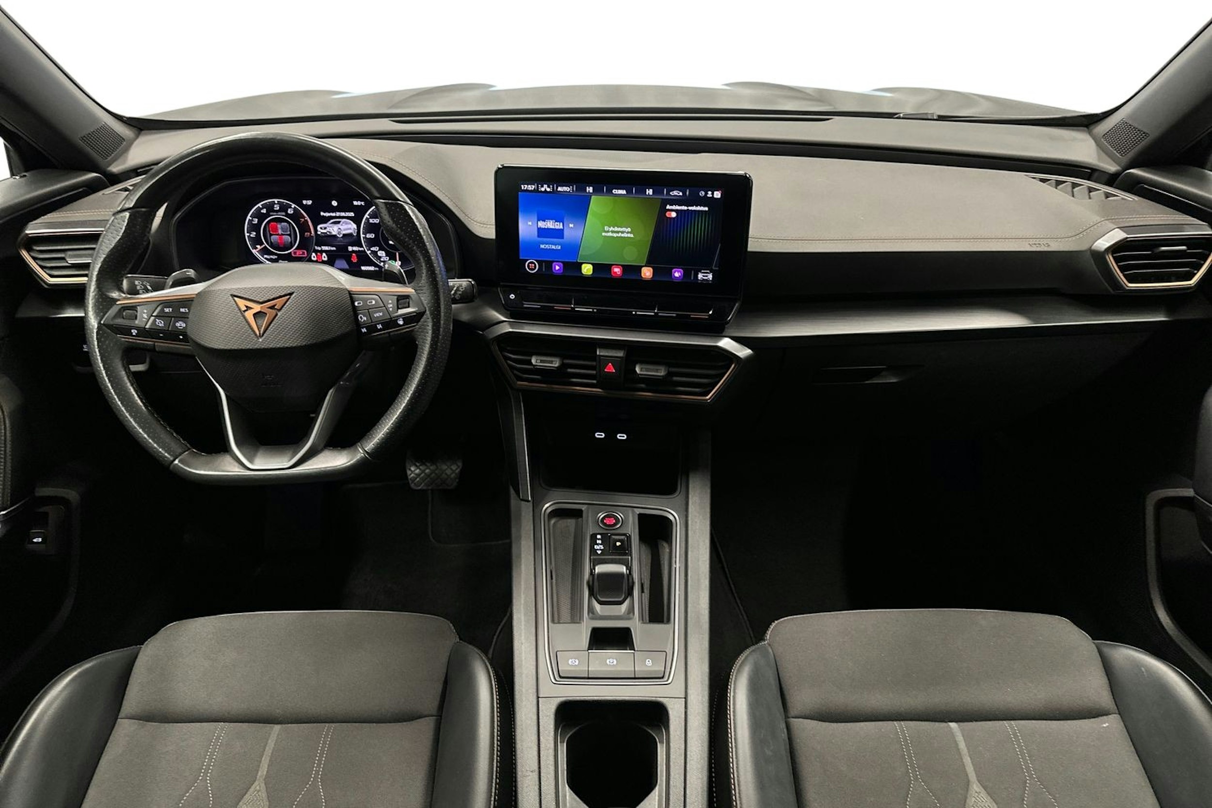 harmaa CUPRA Formentor 2022 kuva 9.
