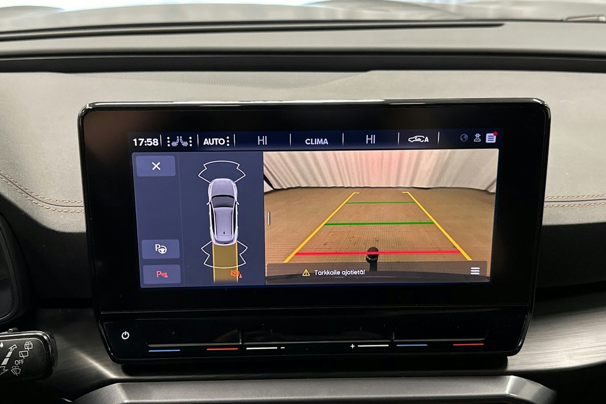 harmaa CUPRA Formentor 2022 kuva 19.