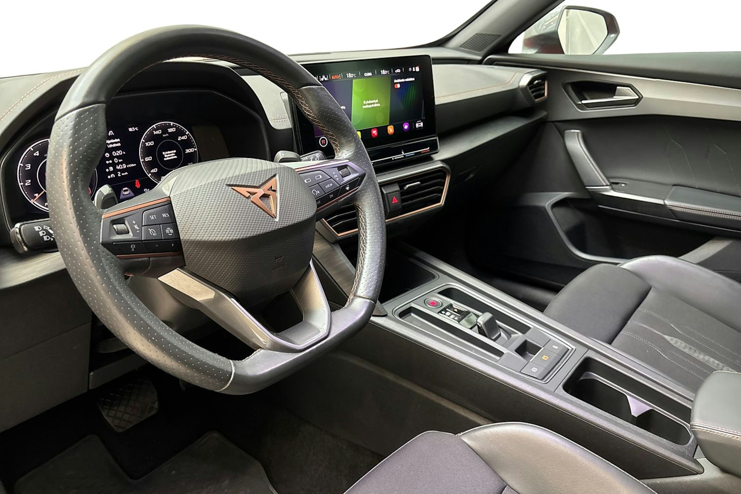 punainen CUPRA Formentor 2022 kuva 7.