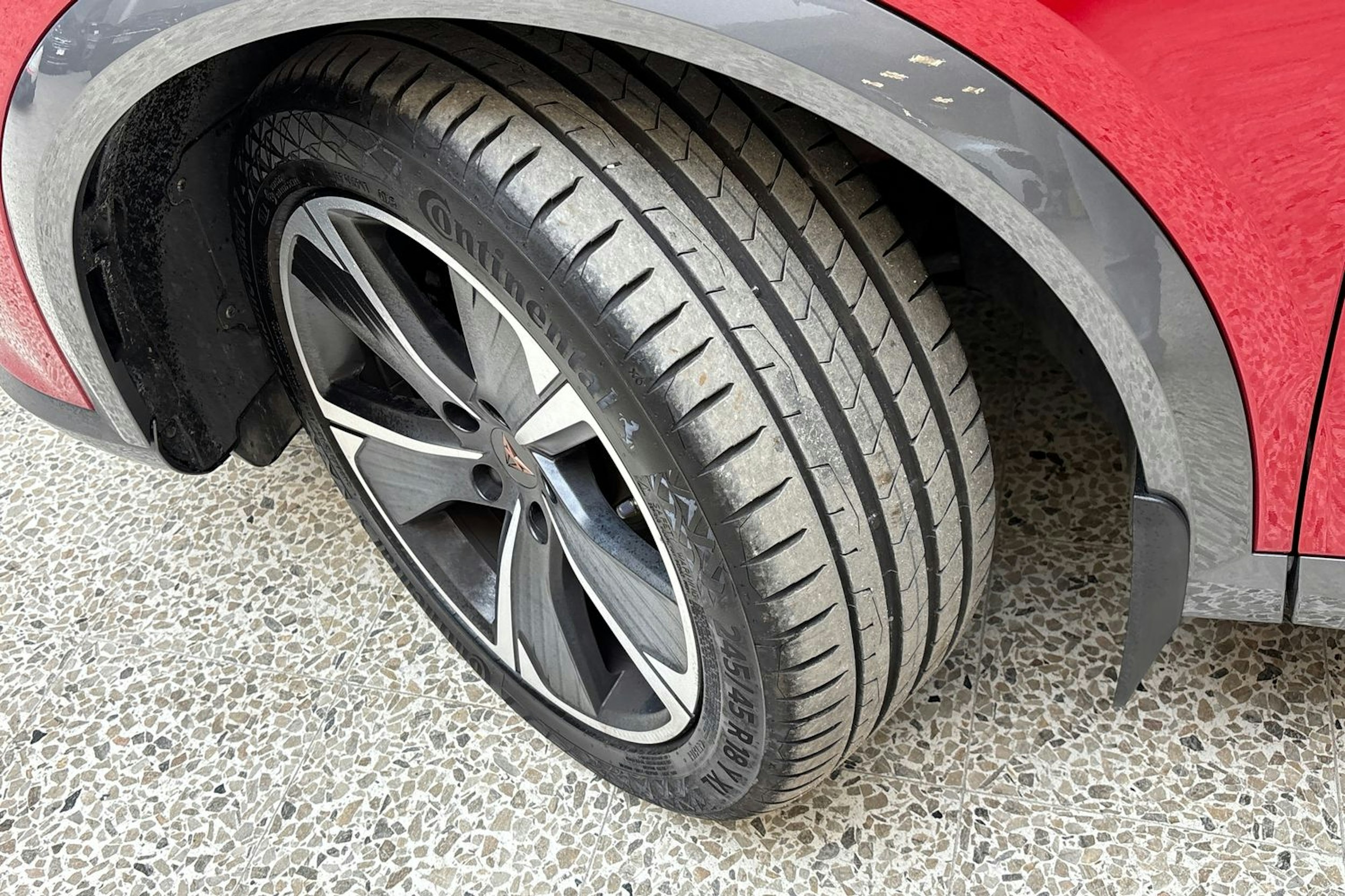 punainen CUPRA Formentor 2022 kuva 13.