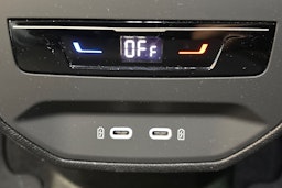 punainen CUPRA Formentor 2022 kuva 16.