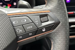punainen CUPRA Formentor 2022 kuva 20.