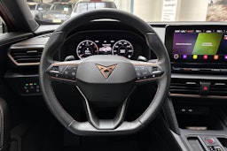 punainen CUPRA Formentor 2022 kuva 21.