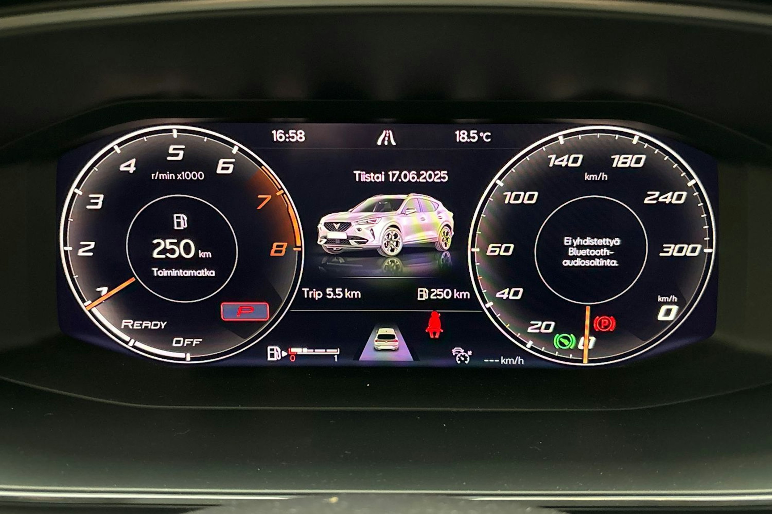 punainen CUPRA Formentor 2022 kuva 22.