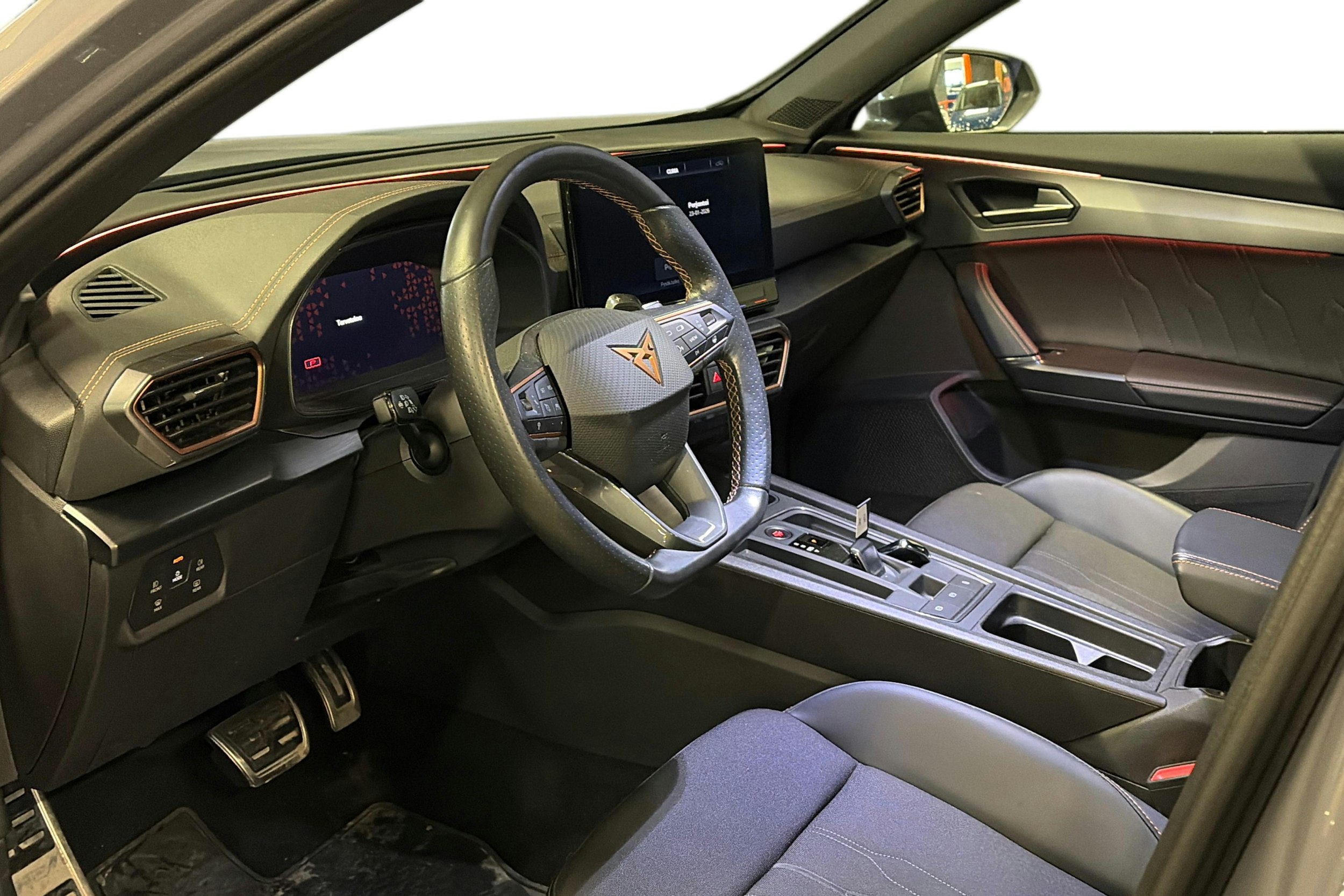 harmaa CUPRA Formentor 2022 kuva 3.