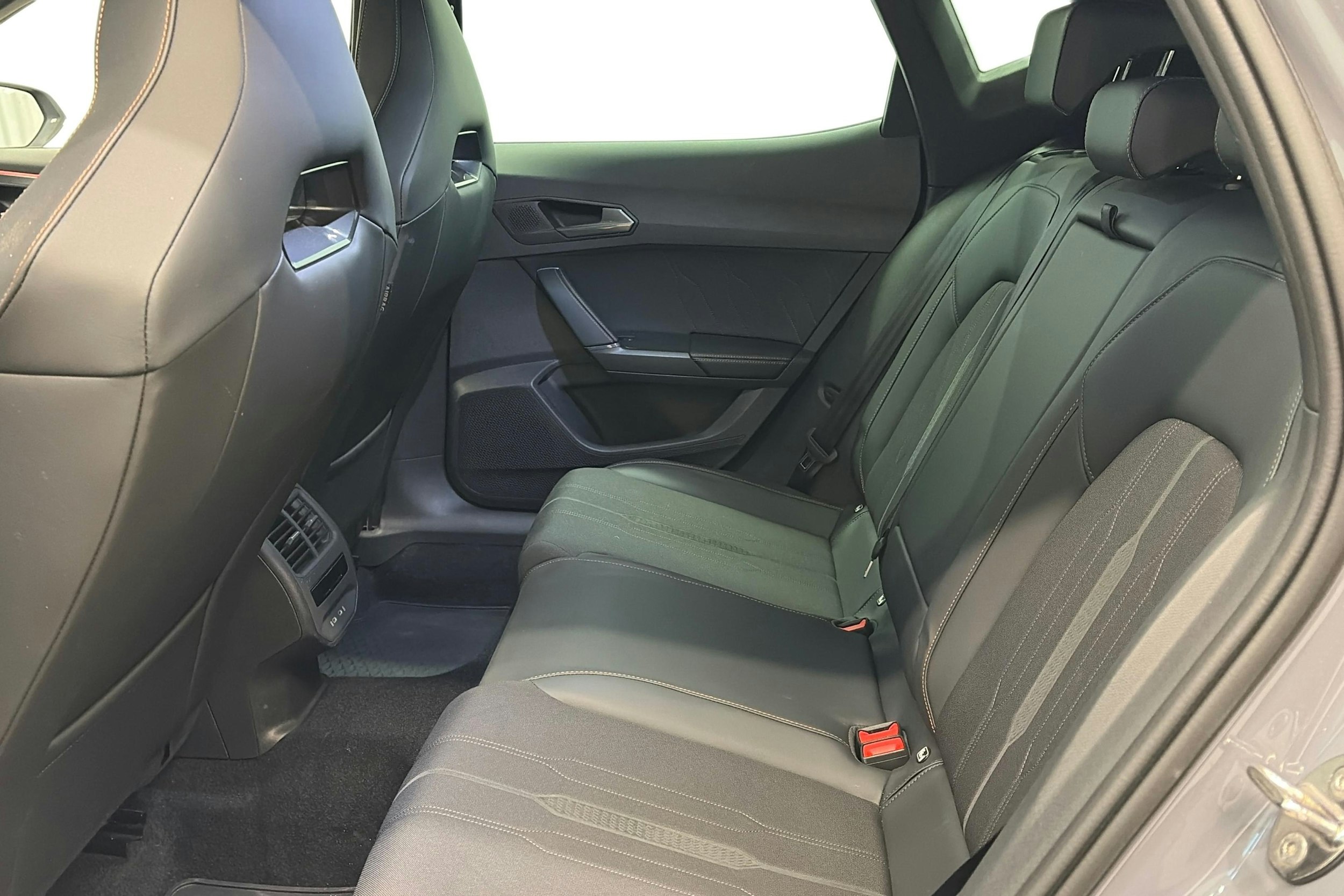 harmaa CUPRA Formentor 2022 kuva 10.