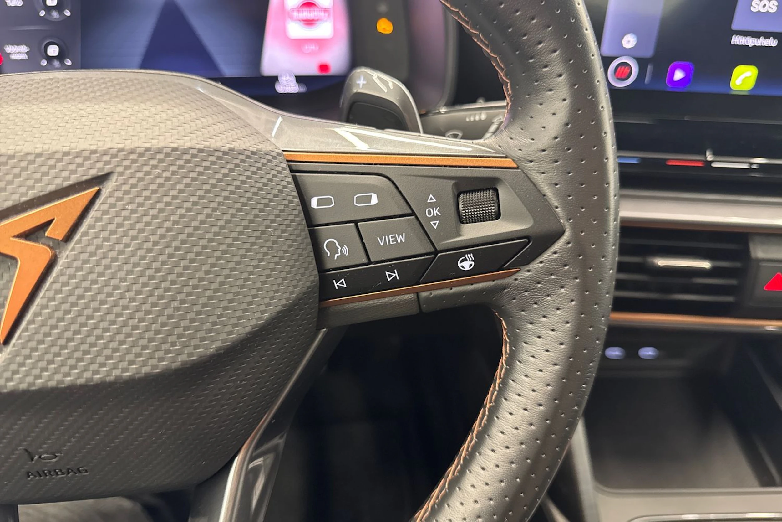 punainen CUPRA Formentor 2022 kuva 13.
