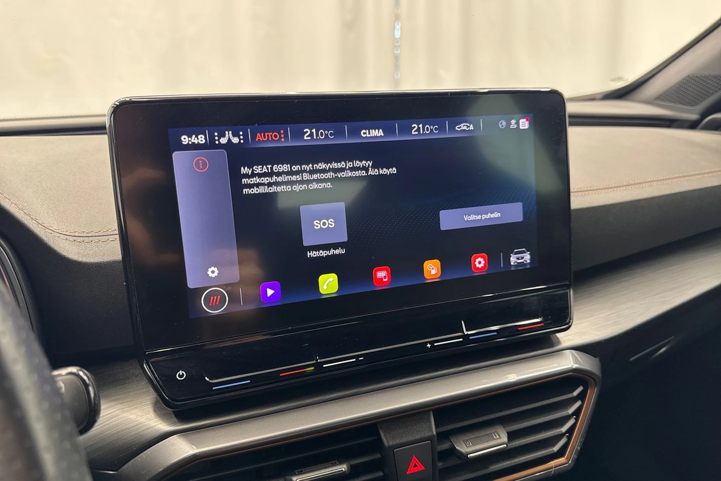 punainen CUPRA Formentor 2022 kuva 14.
