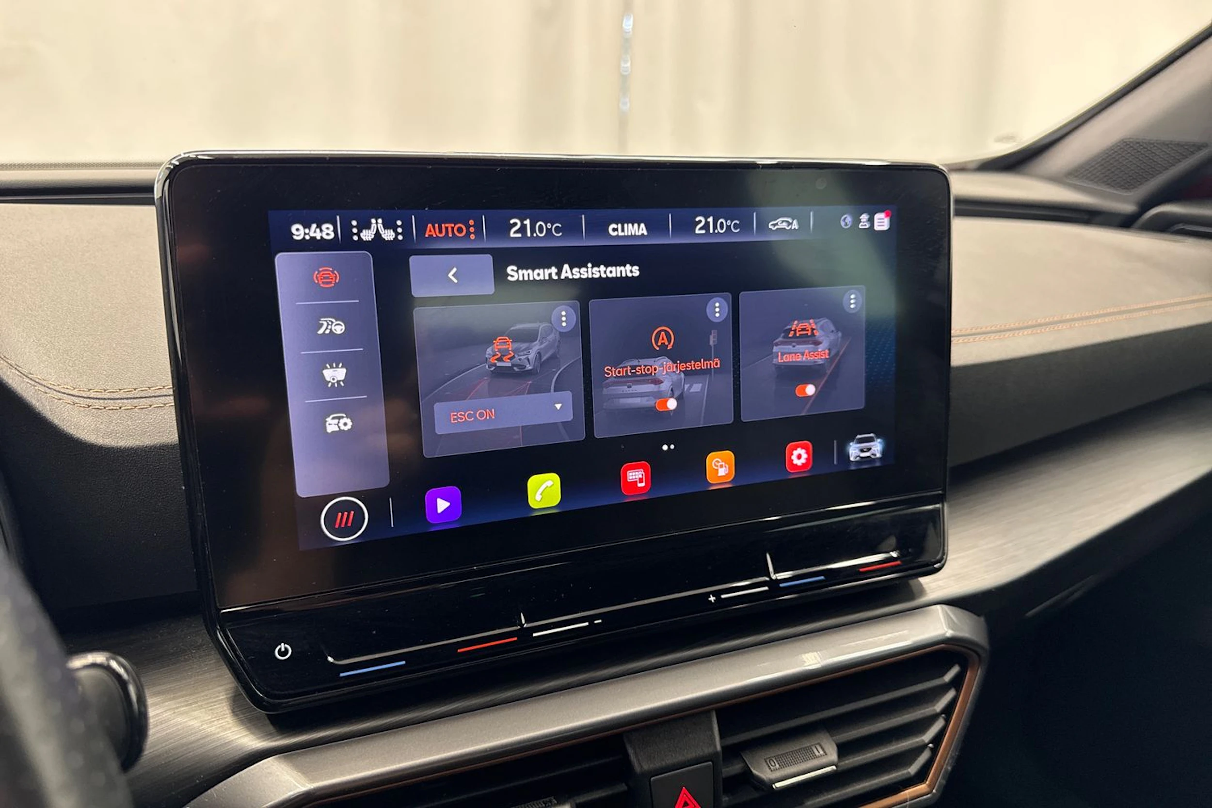 punainen CUPRA Formentor 2022 kuva 15.