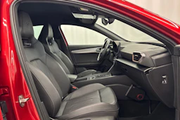 punainen CUPRA Formentor 2022 kuva 23.