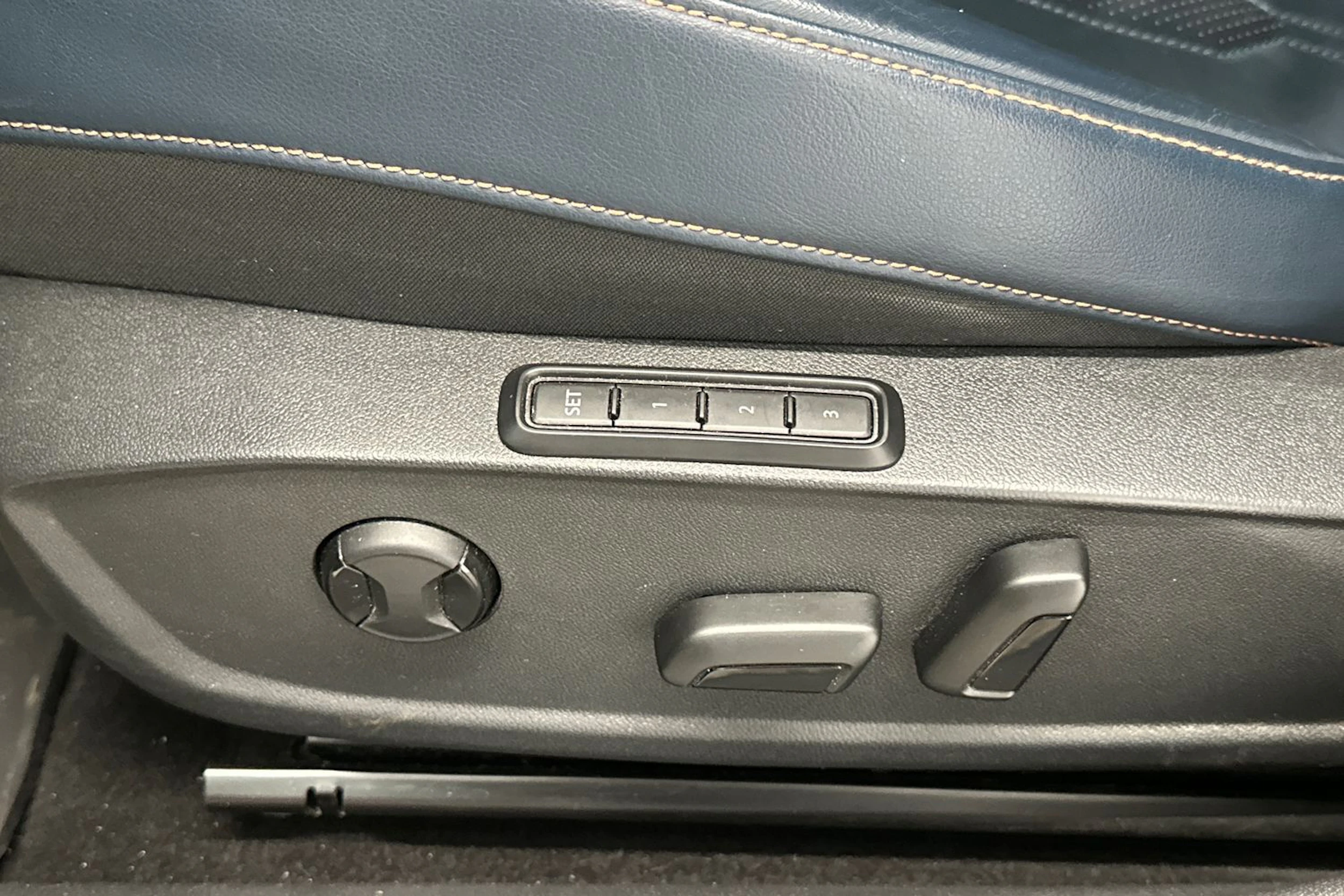 sininen CUPRA Formentor 2022 kuva 11.