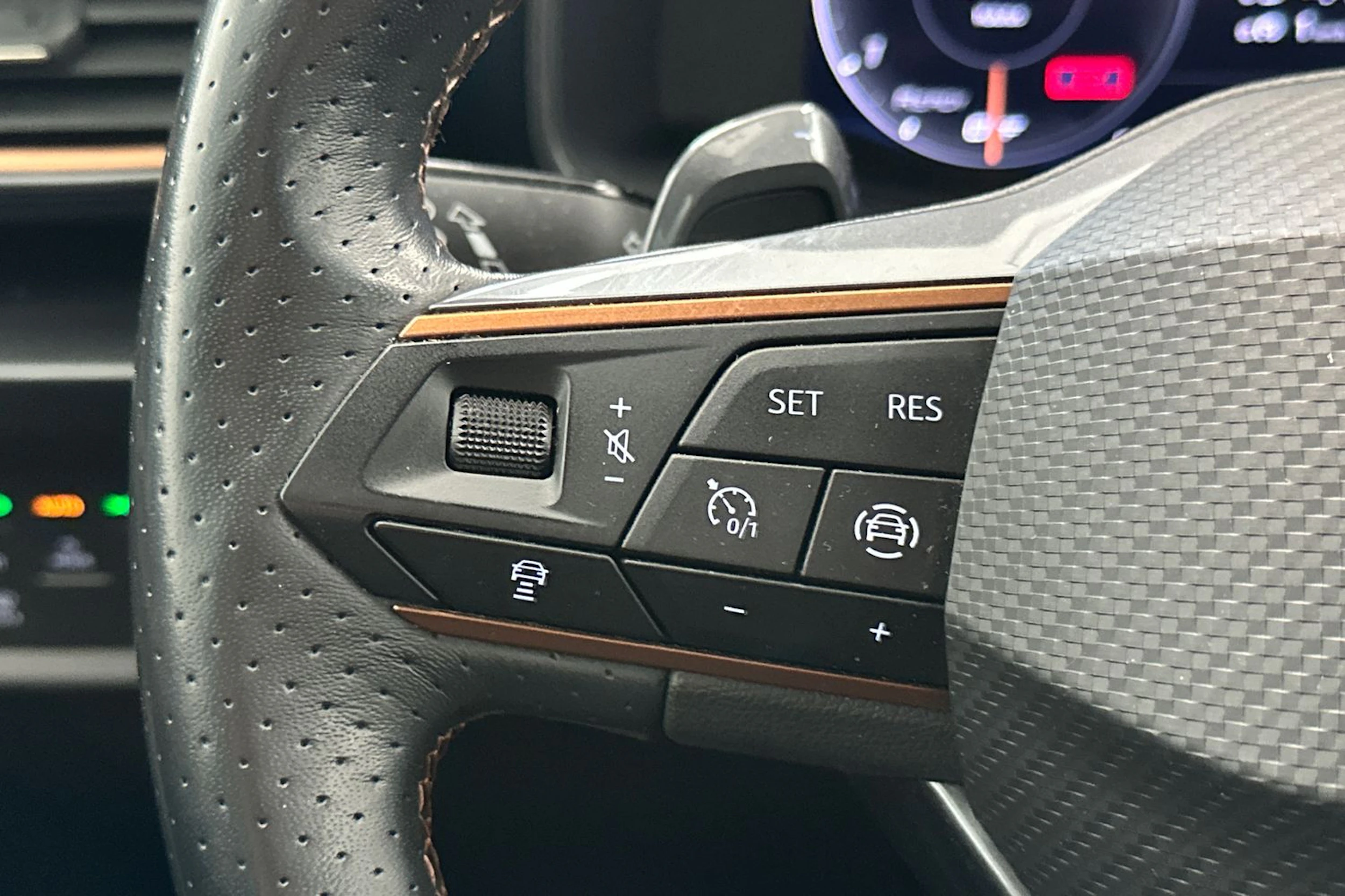 sininen CUPRA Formentor 2022 kuva 12.