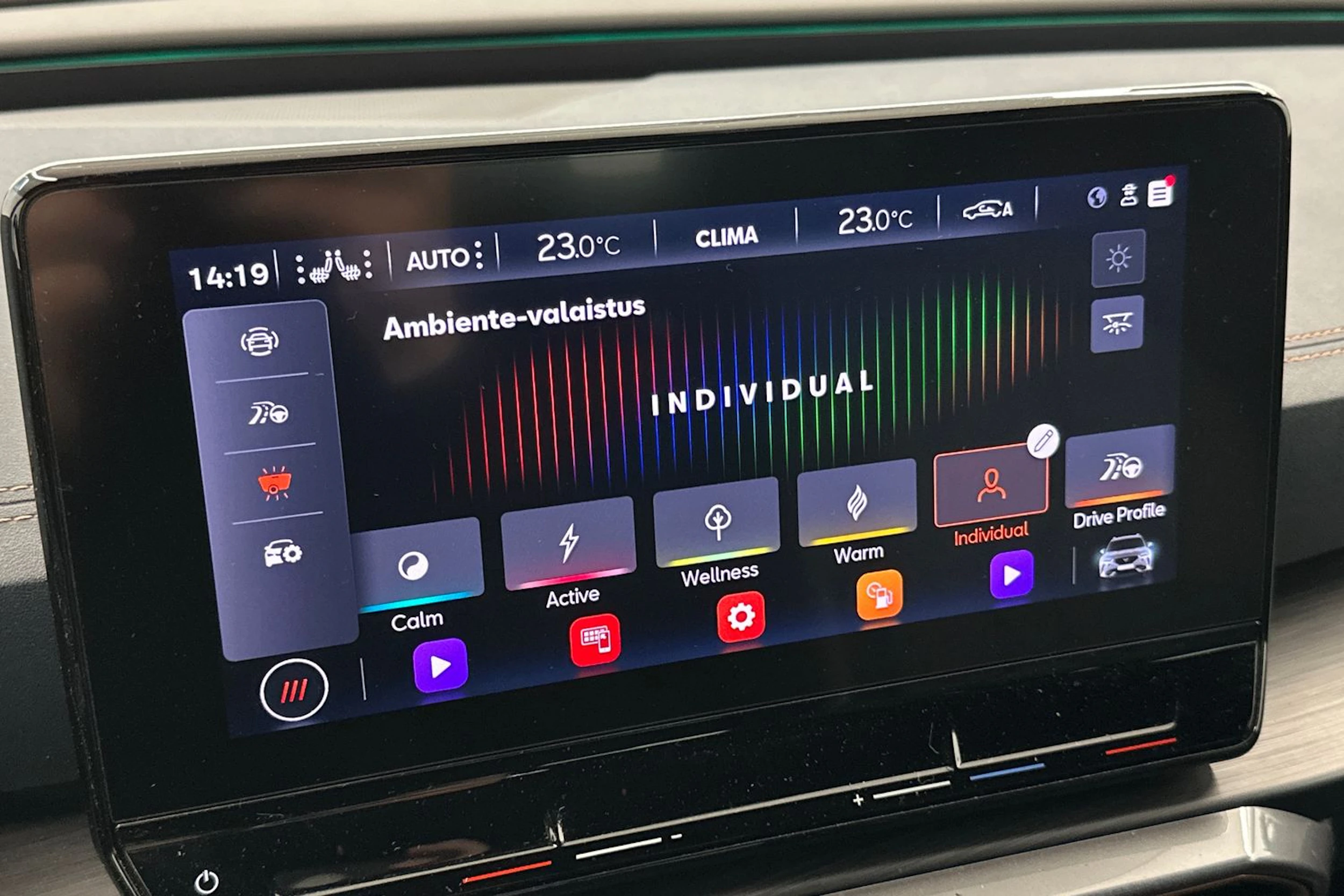 sininen CUPRA Formentor 2022 kuva 17.