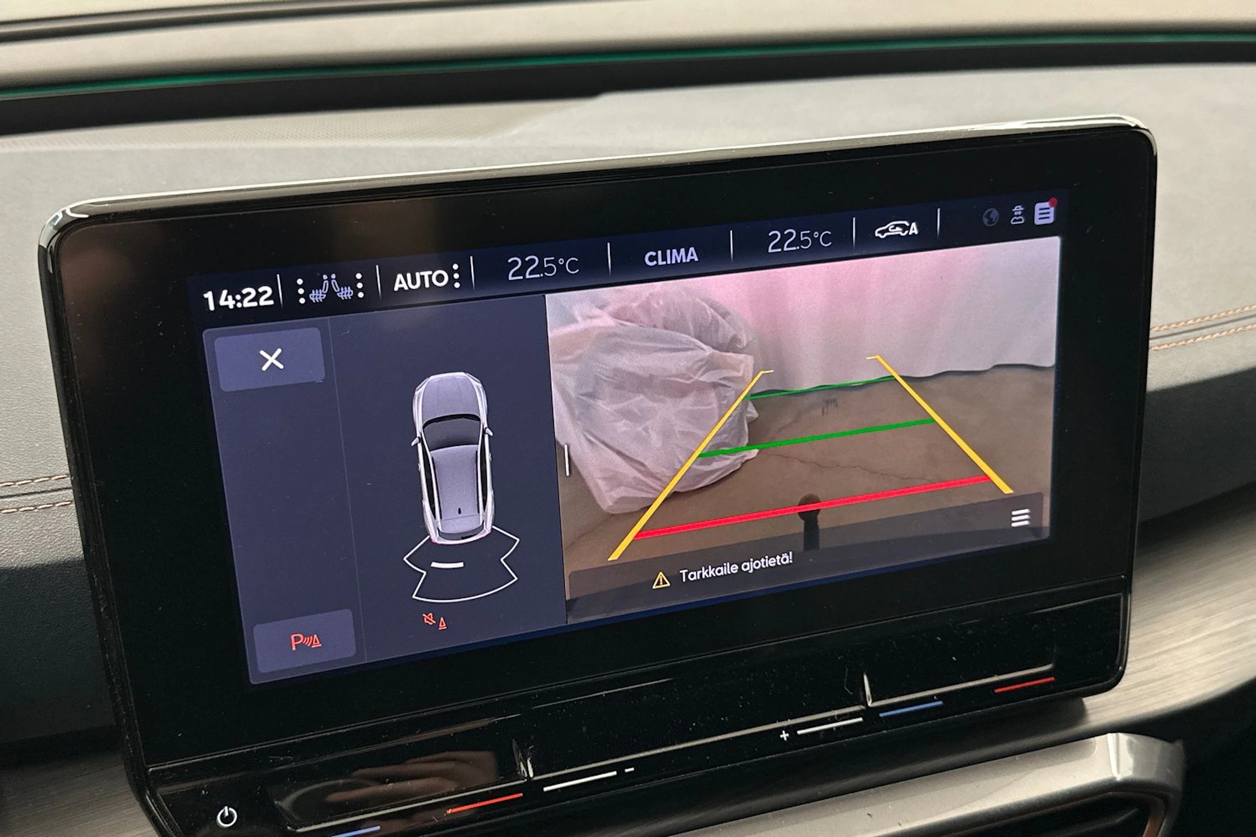 sininen CUPRA Formentor 2022 kuva 19.