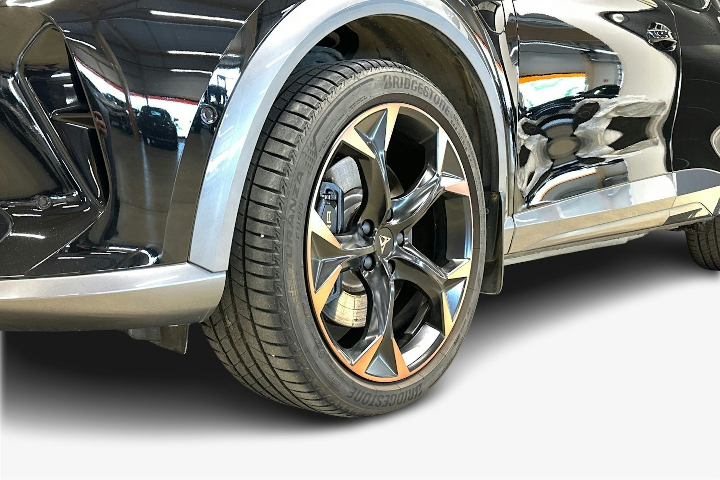 musta CUPRA Formentor 2022 kuva 16.