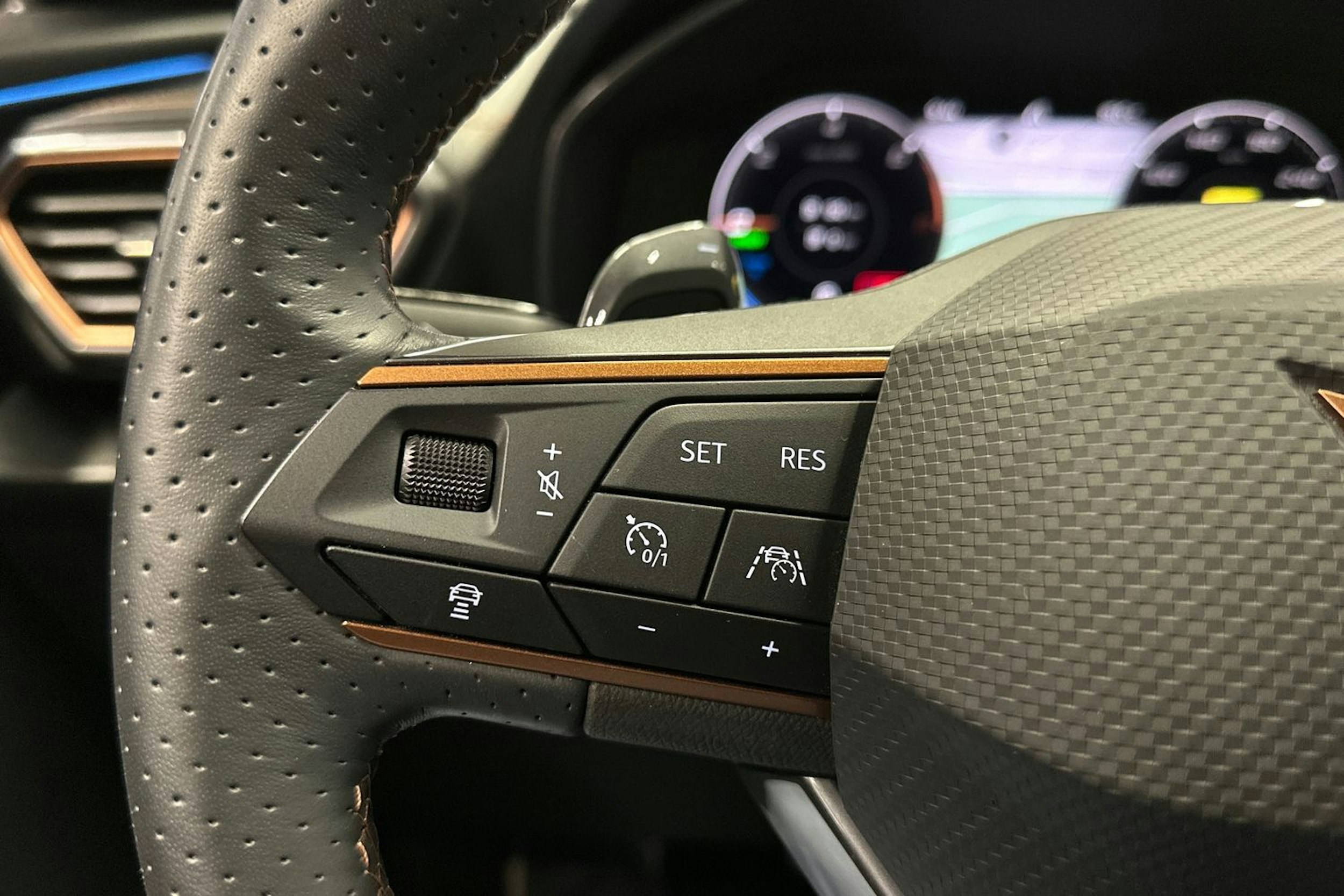 musta CUPRA Formentor 2022 kuva 25.