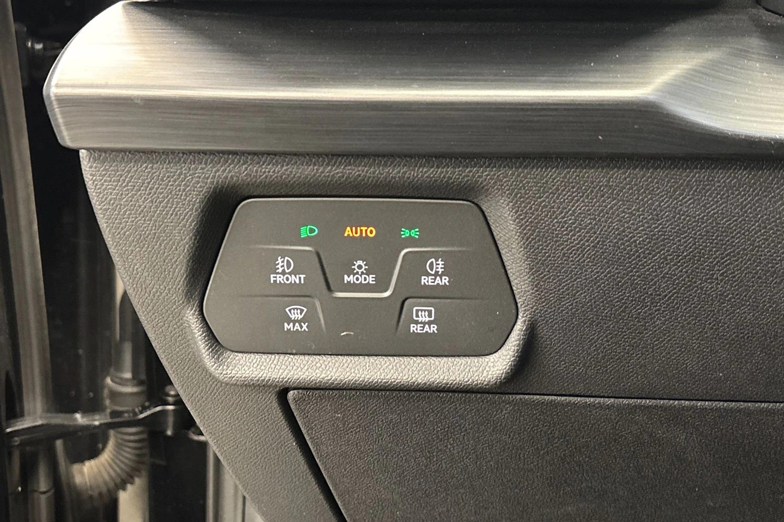musta CUPRA Formentor 2023 kuva 19.