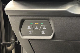musta CUPRA Formentor 2023 kuva 19.
