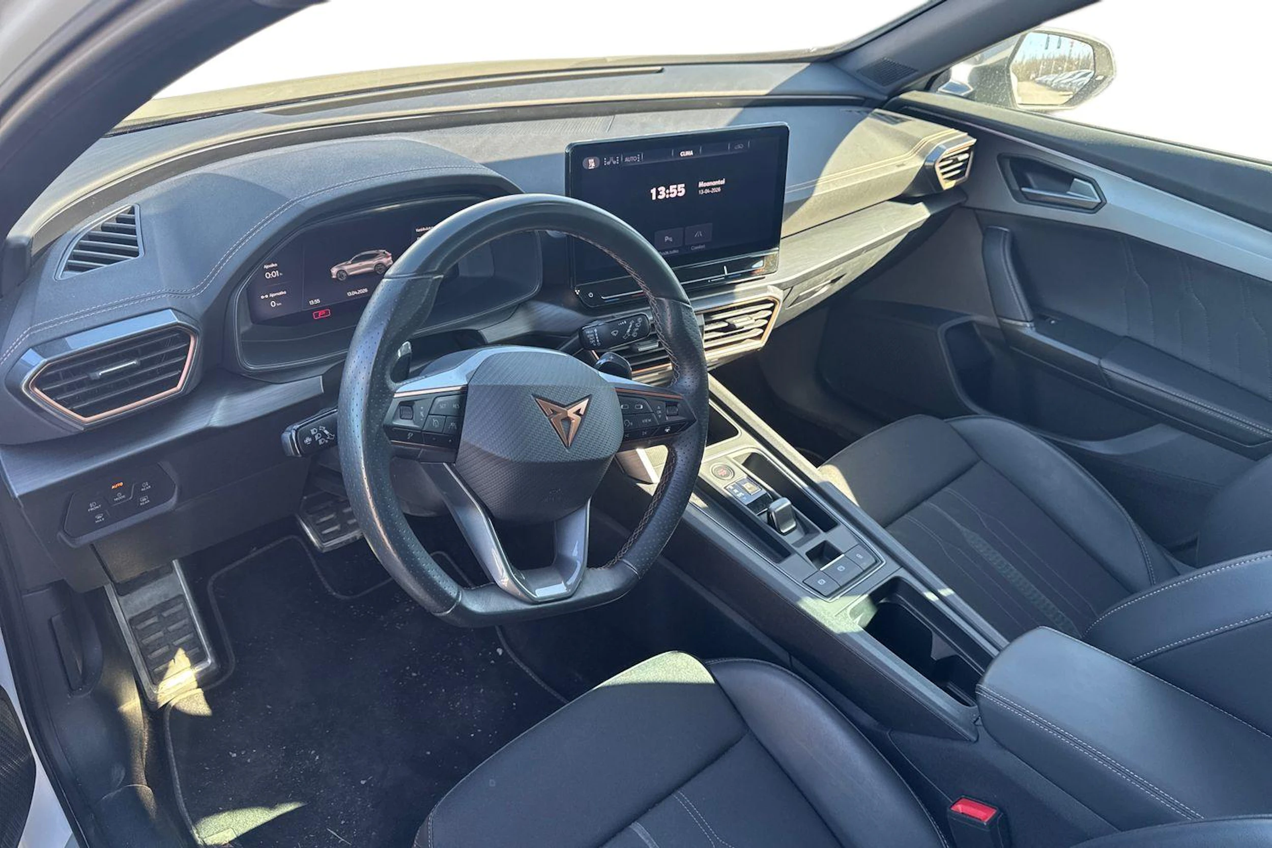 valkoinen CUPRA Formentor 2023 kuva 3.