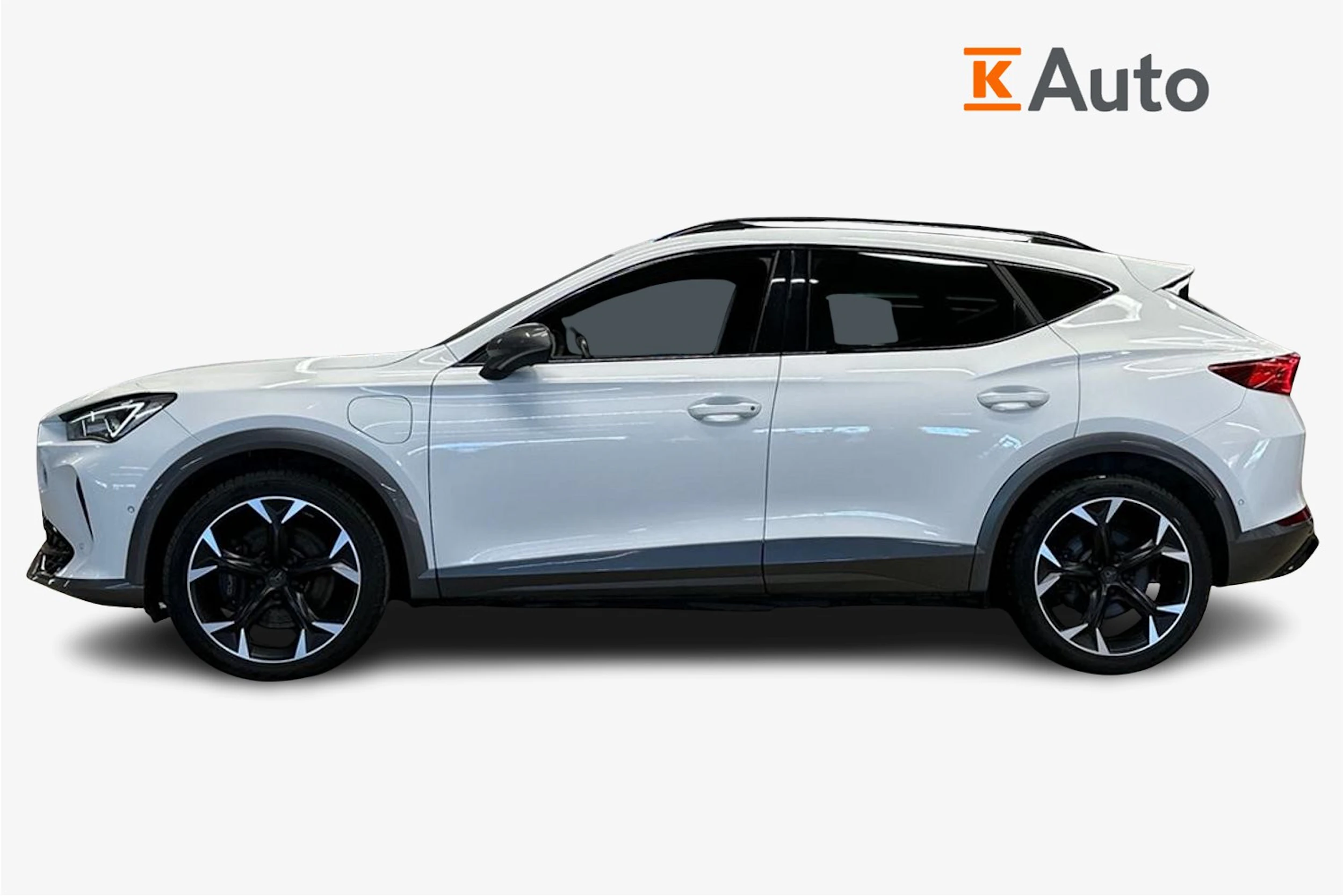 valkoinen CUPRA Formentor 2023 kuva 7.