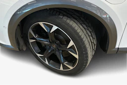 valkoinen CUPRA Formentor 2023 kuva 12.
