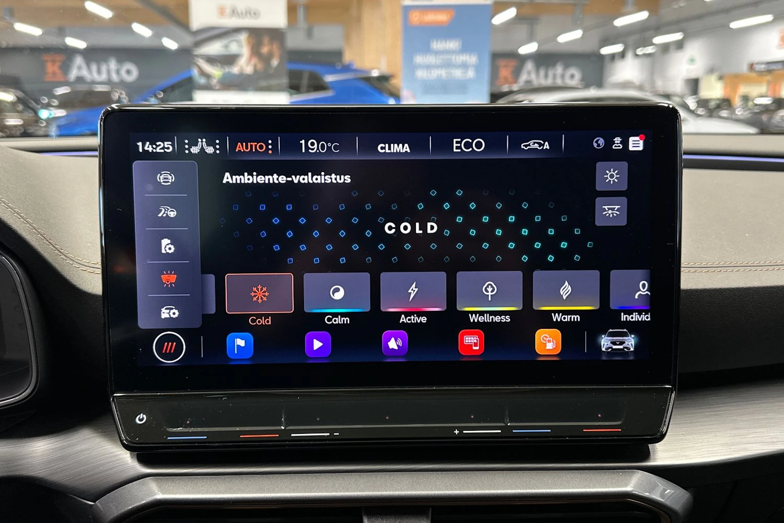 valkoinen CUPRA Formentor 2023 kuva 19.