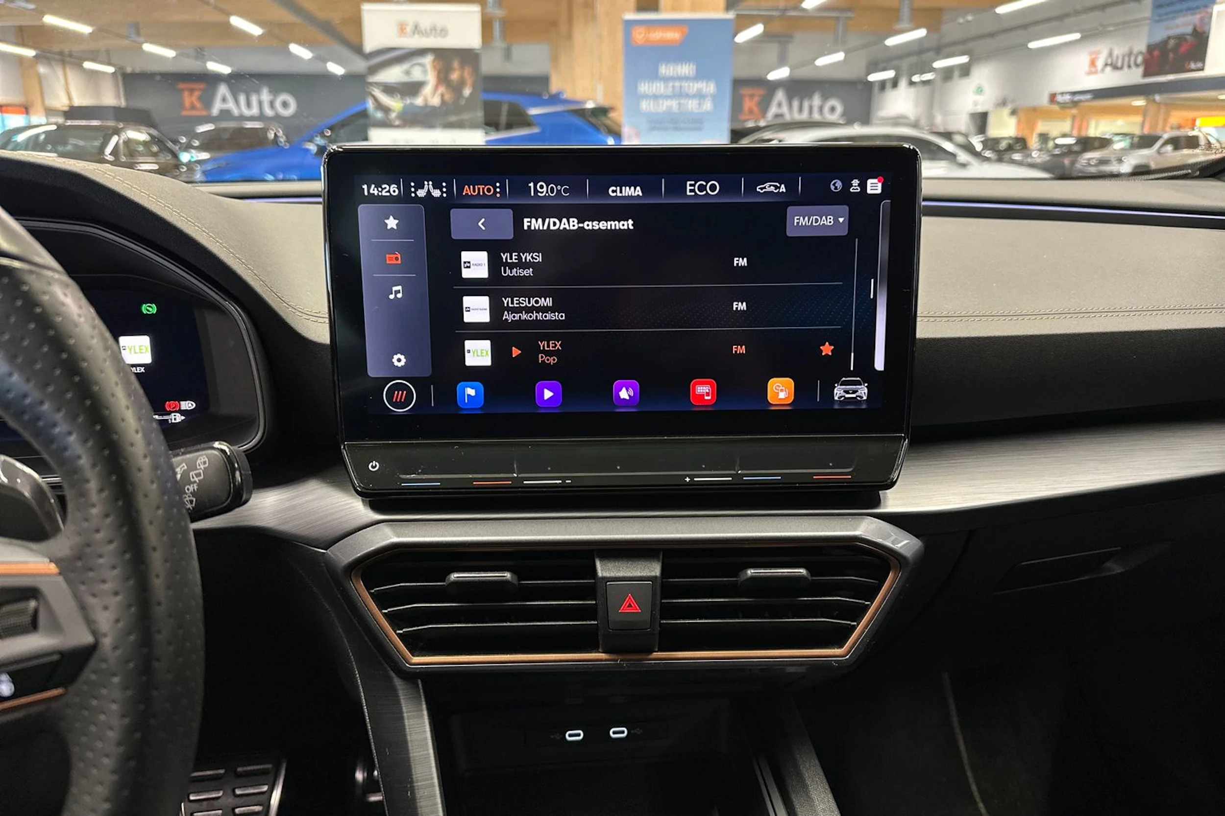 valkoinen CUPRA Formentor 2023 kuva 20.