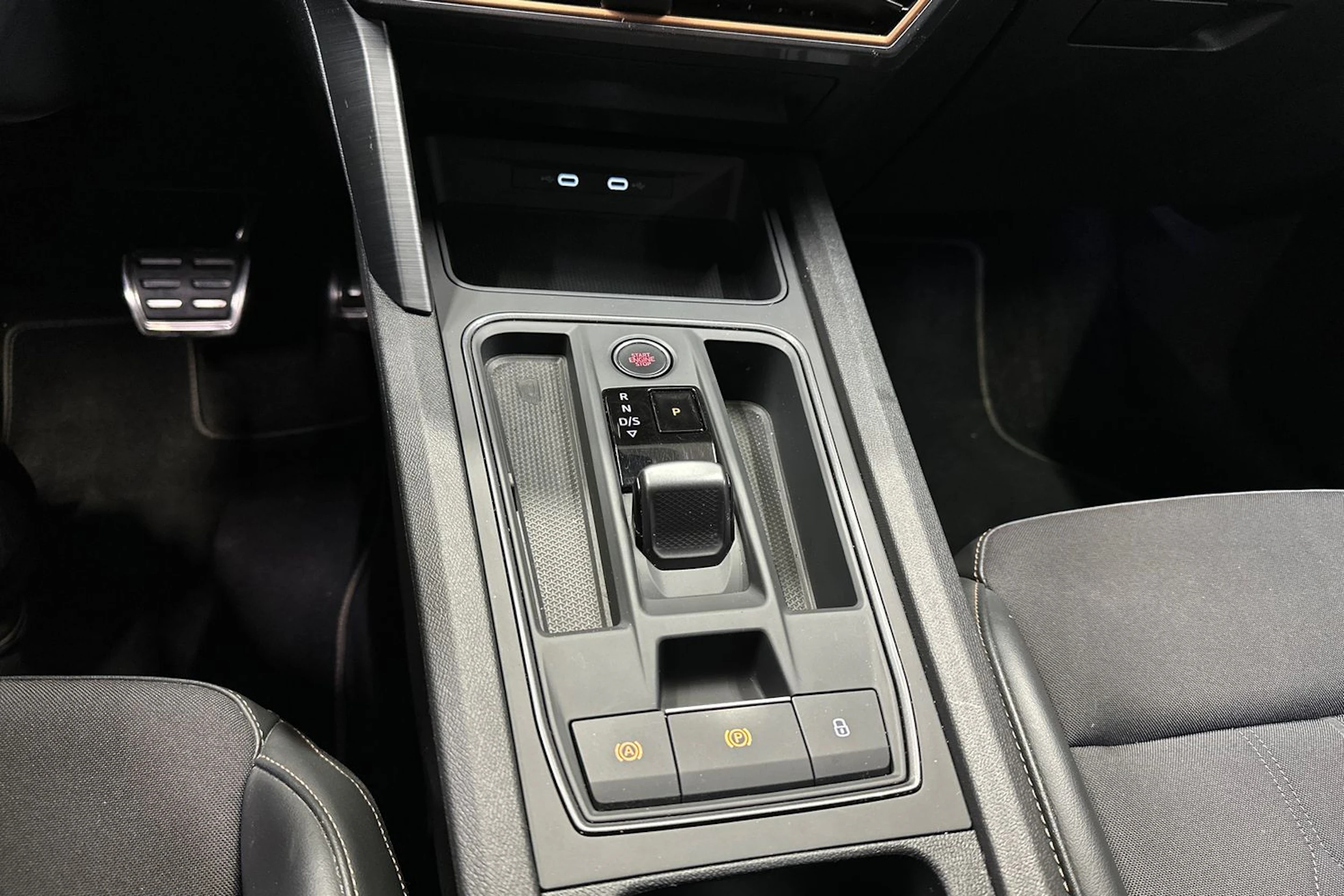 valkoinen CUPRA Formentor 2023 kuva 21.