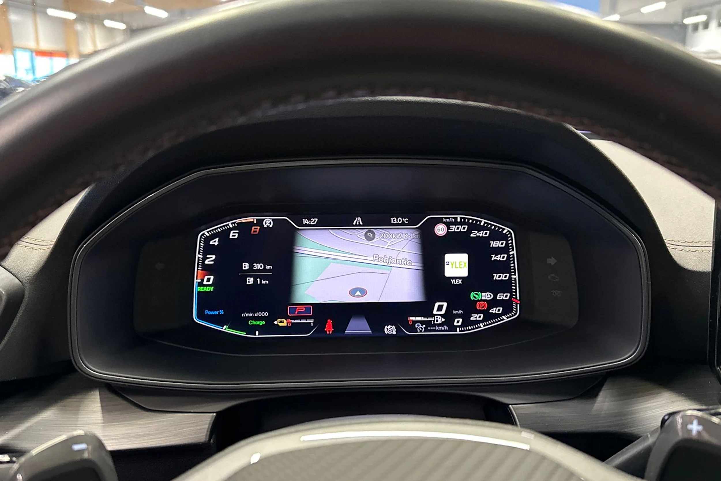 valkoinen CUPRA Formentor 2023 kuva 22.