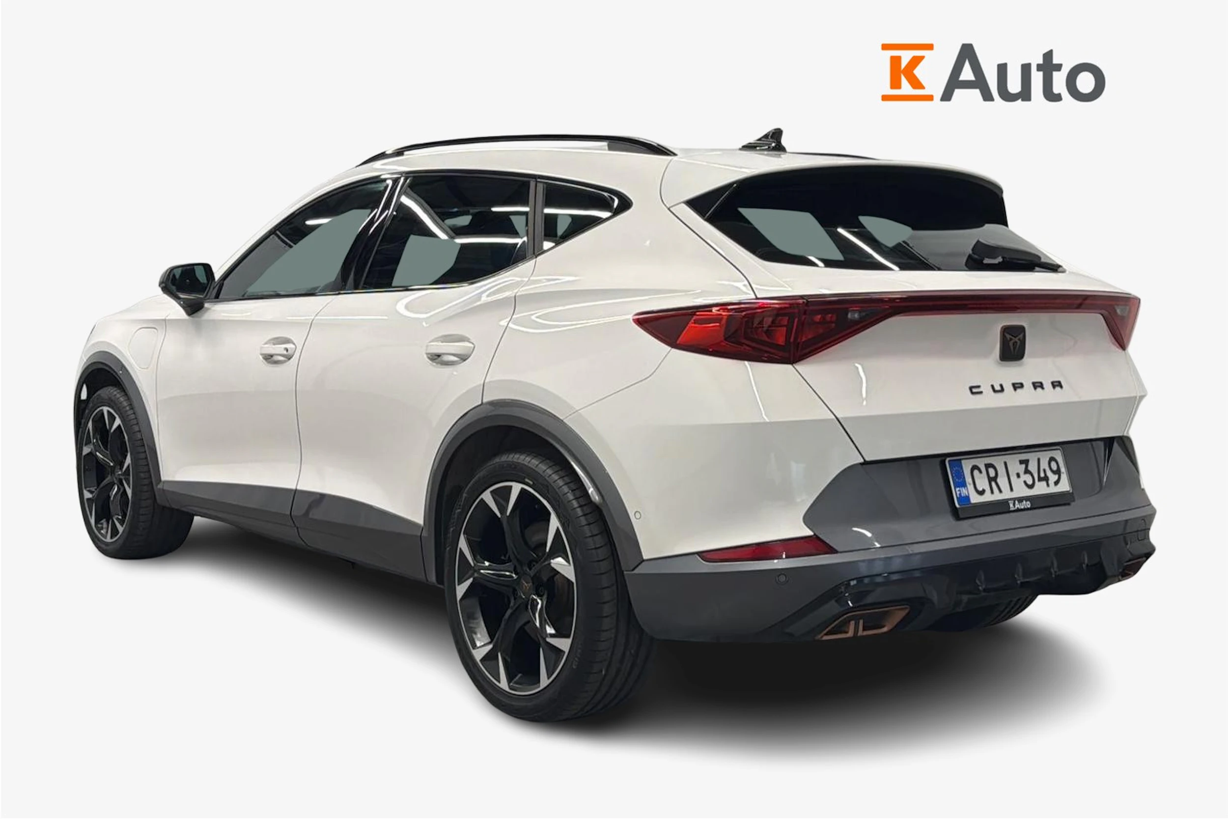 valkoinen CUPRA Formentor 2023 kuva 2.