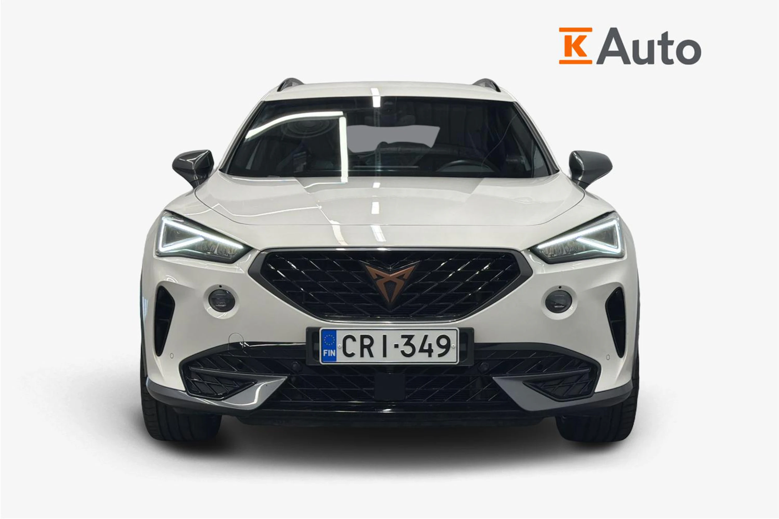 valkoinen CUPRA Formentor 2023 kuva 4.