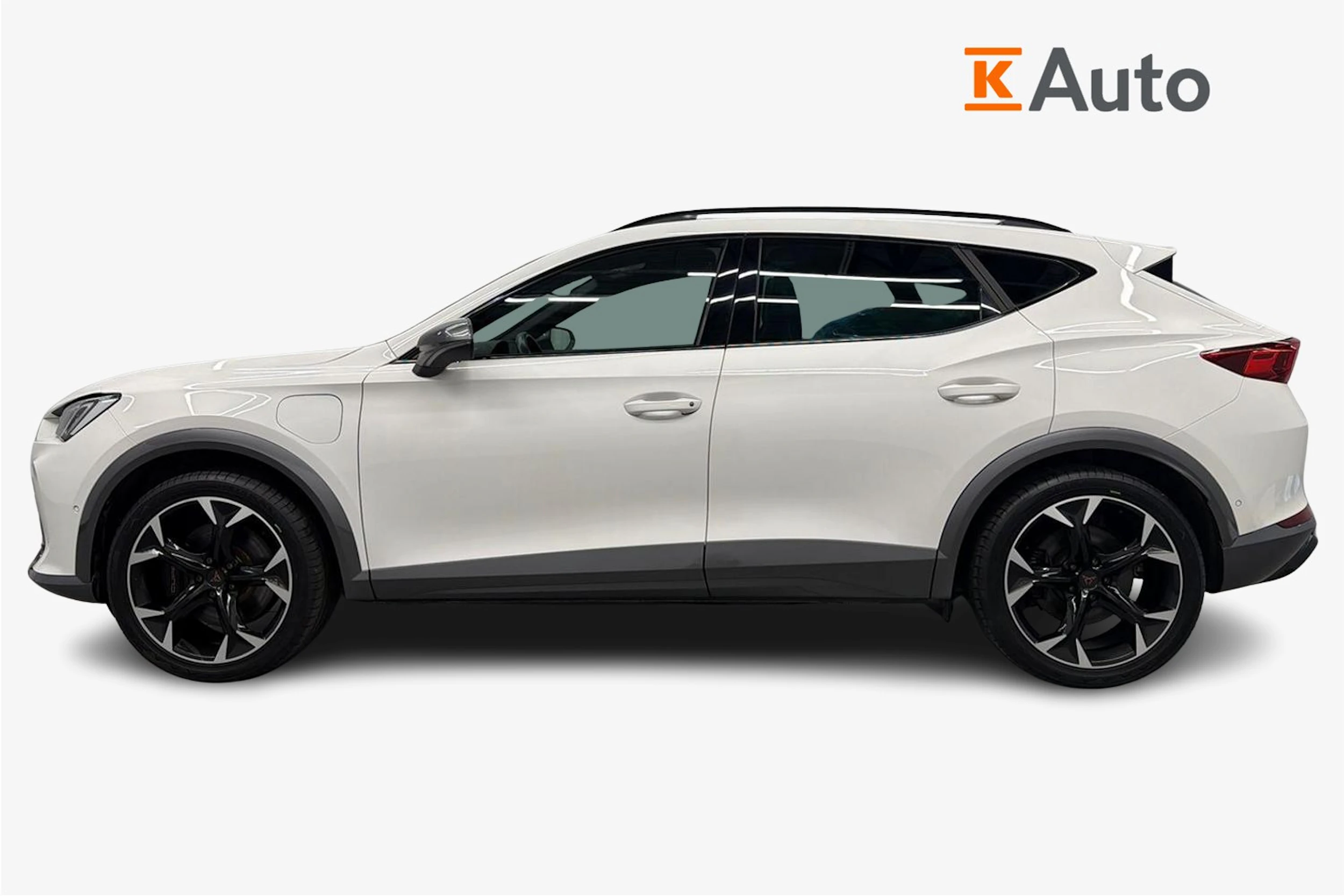 valkoinen CUPRA Formentor 2023 kuva 5.
