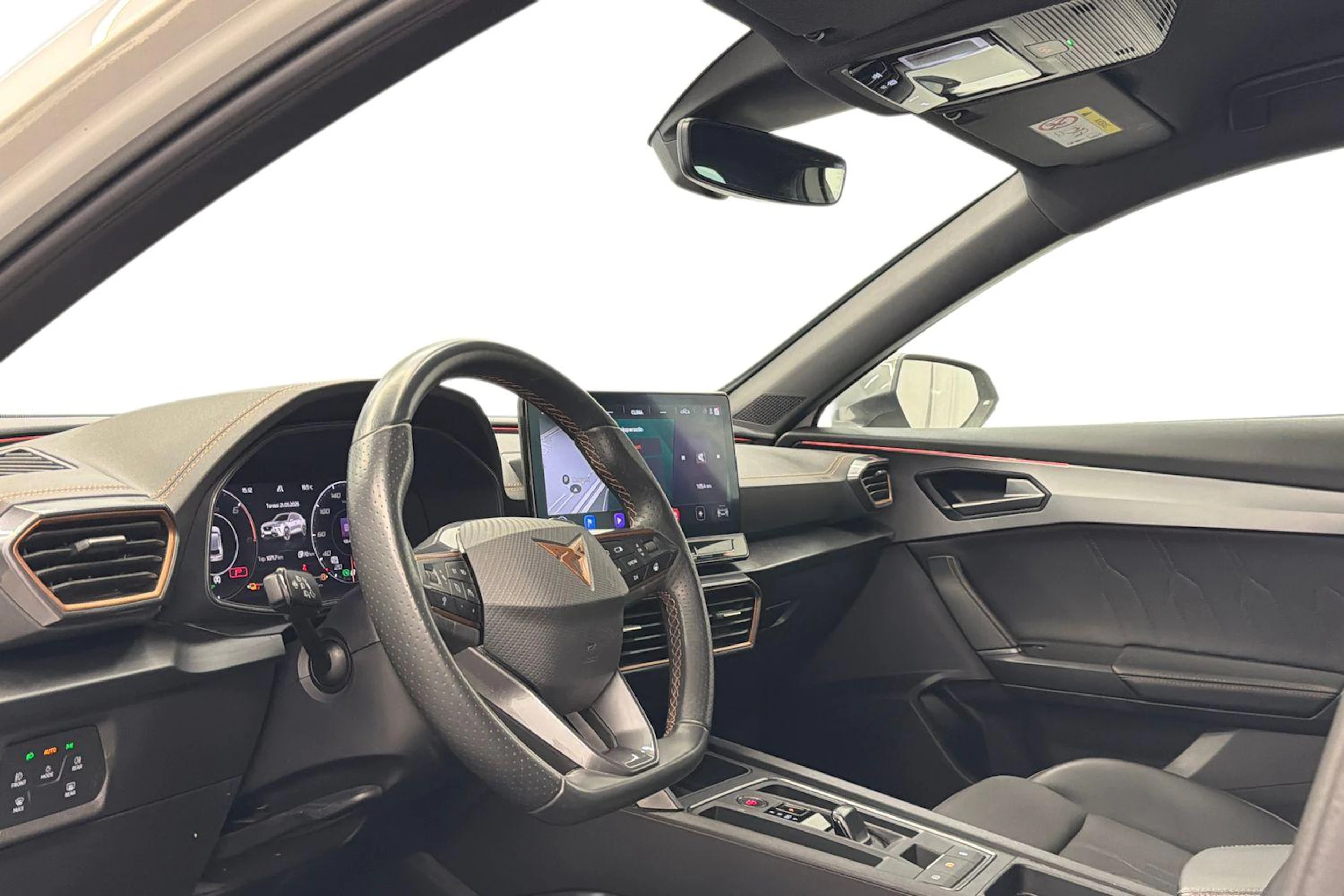 valkoinen CUPRA Formentor 2023 kuva 6.