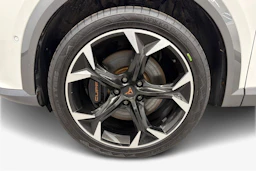 valkoinen CUPRA Formentor 2023 kuva 9.