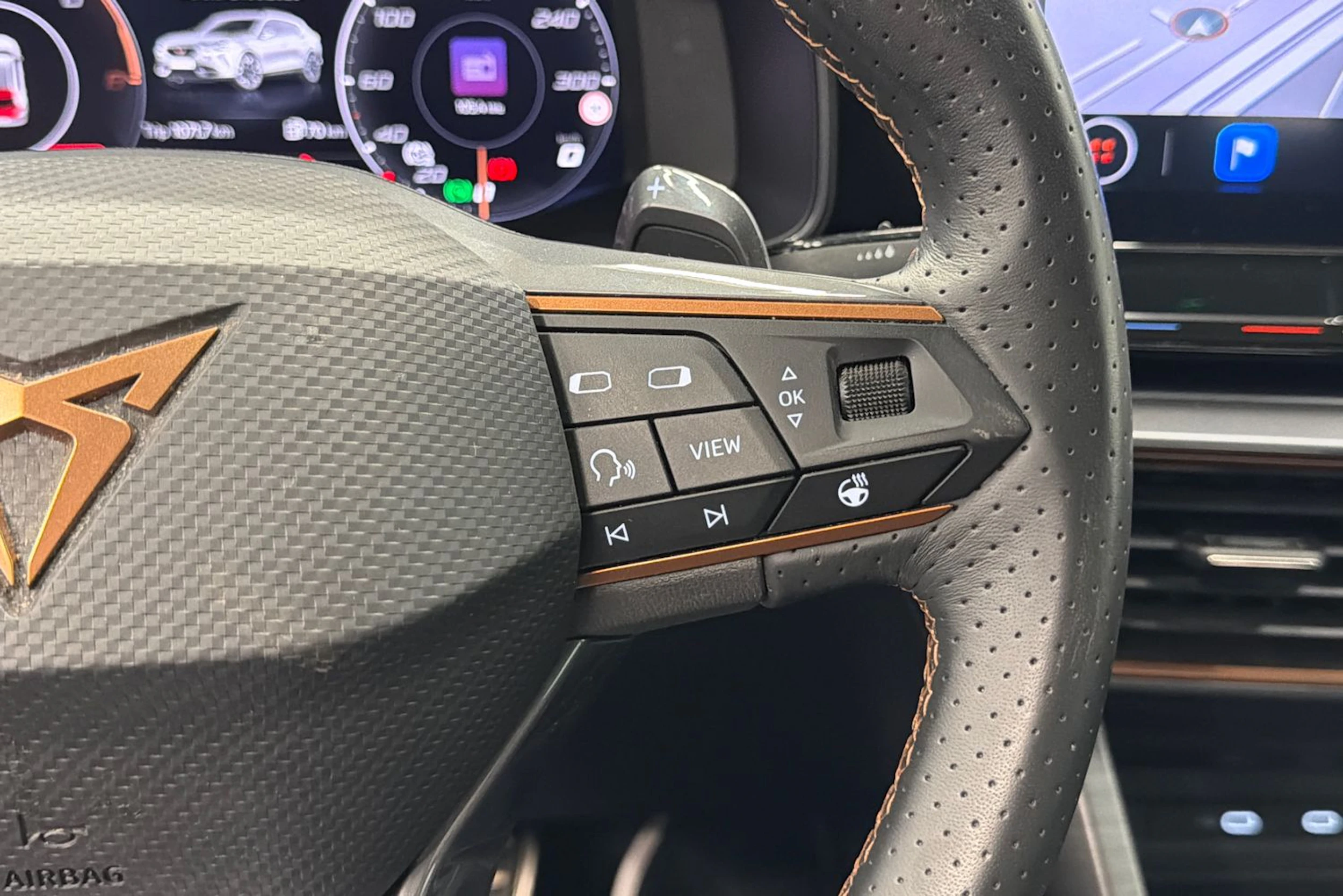valkoinen CUPRA Formentor 2023 kuva 18.