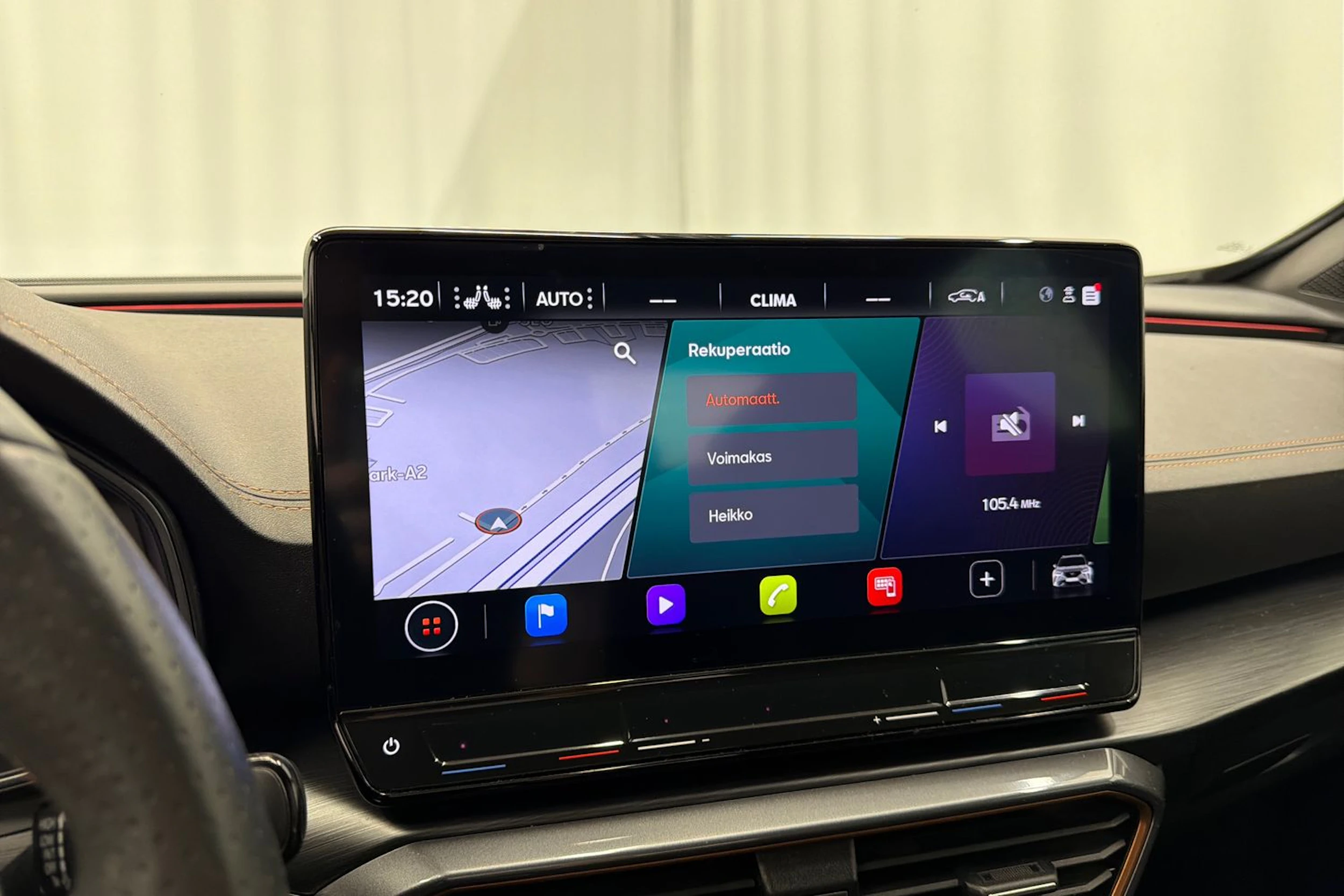 valkoinen CUPRA Formentor 2023 kuva 19.