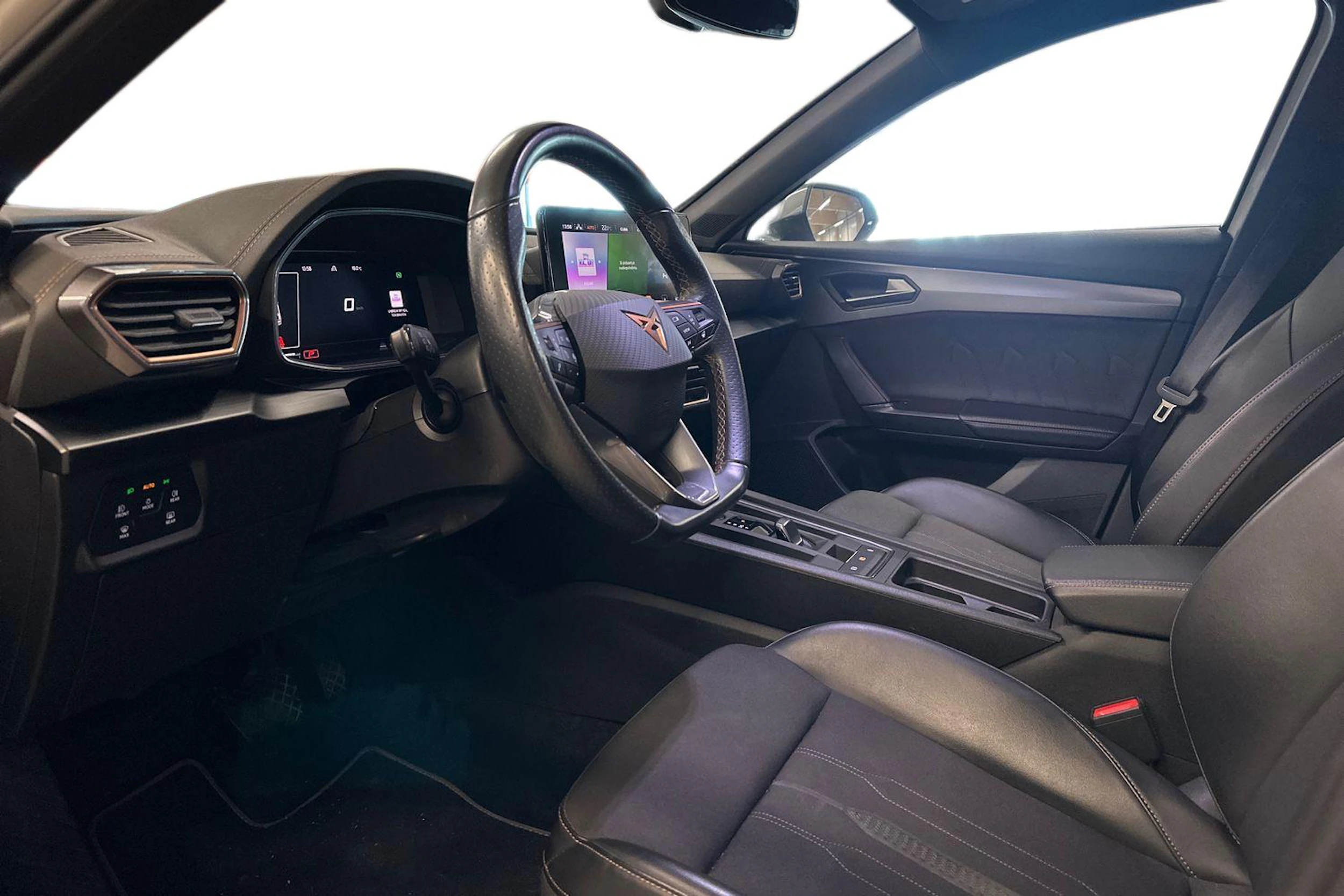 valkoinen CUPRA Formentor 2023 kuva 3.