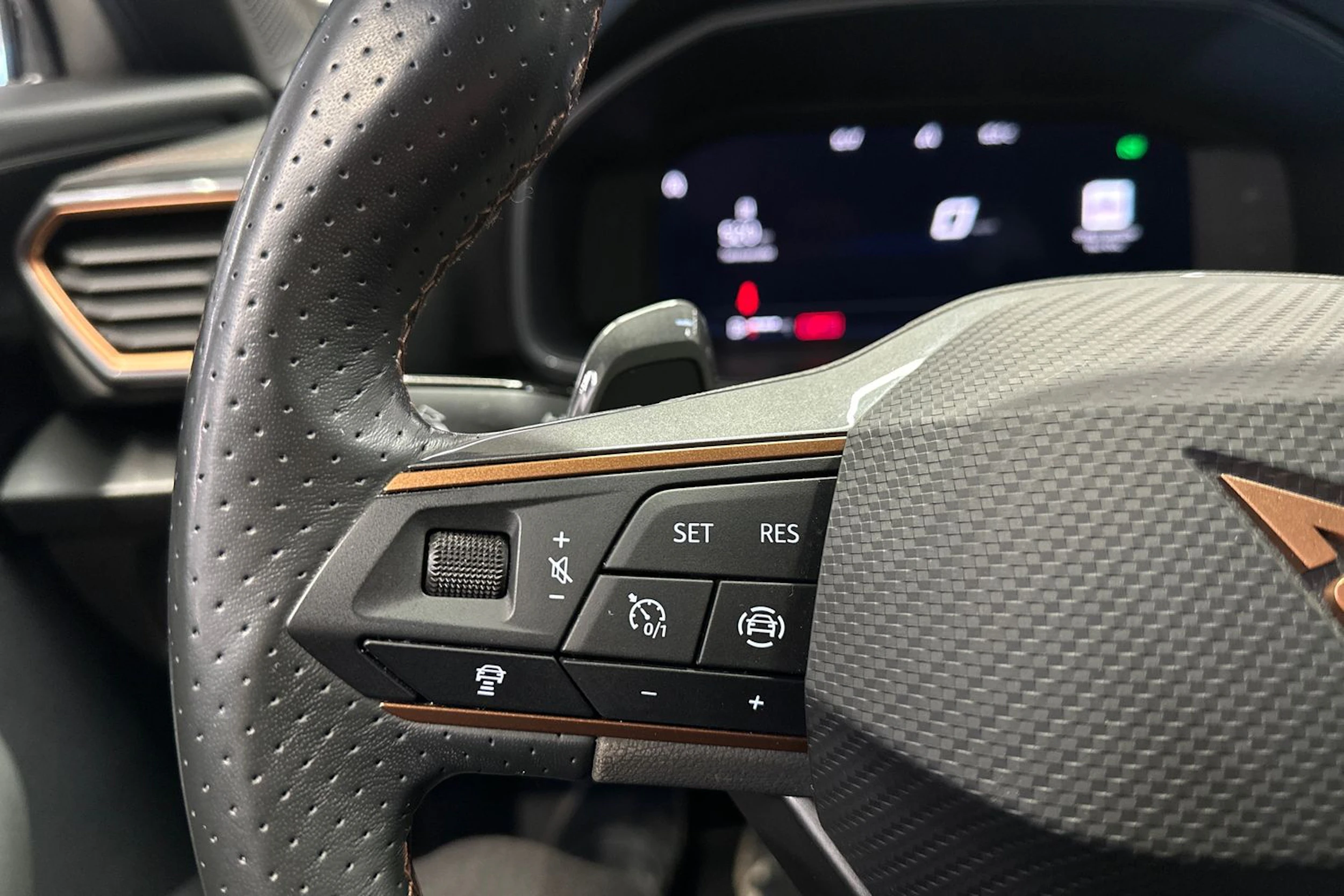 valkoinen CUPRA Formentor 2023 kuva 20.