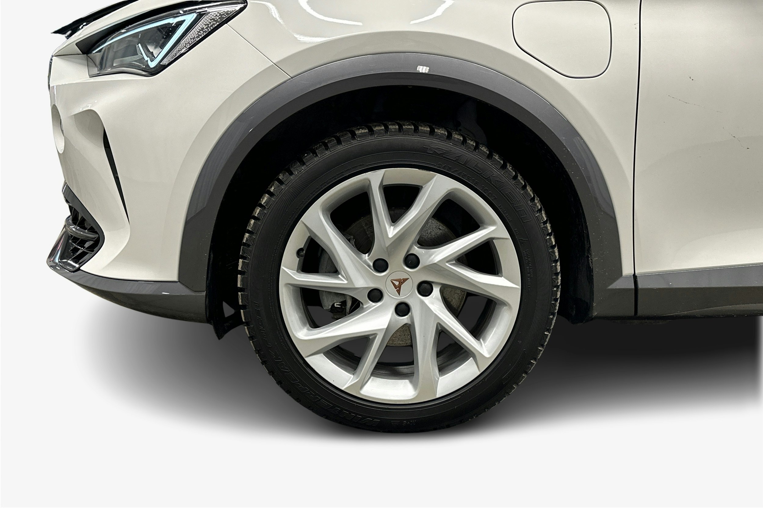 valkoinen CUPRA Formentor 2023 kuva 11.