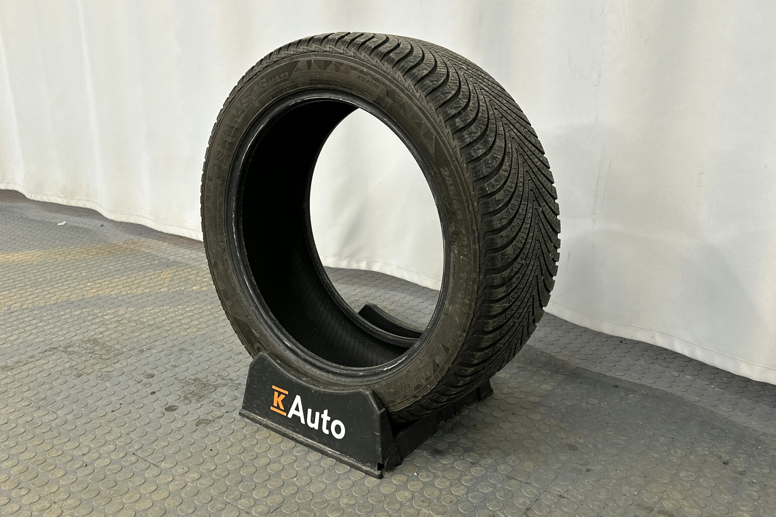 valkoinen CUPRA Formentor 2023 kuva 13.