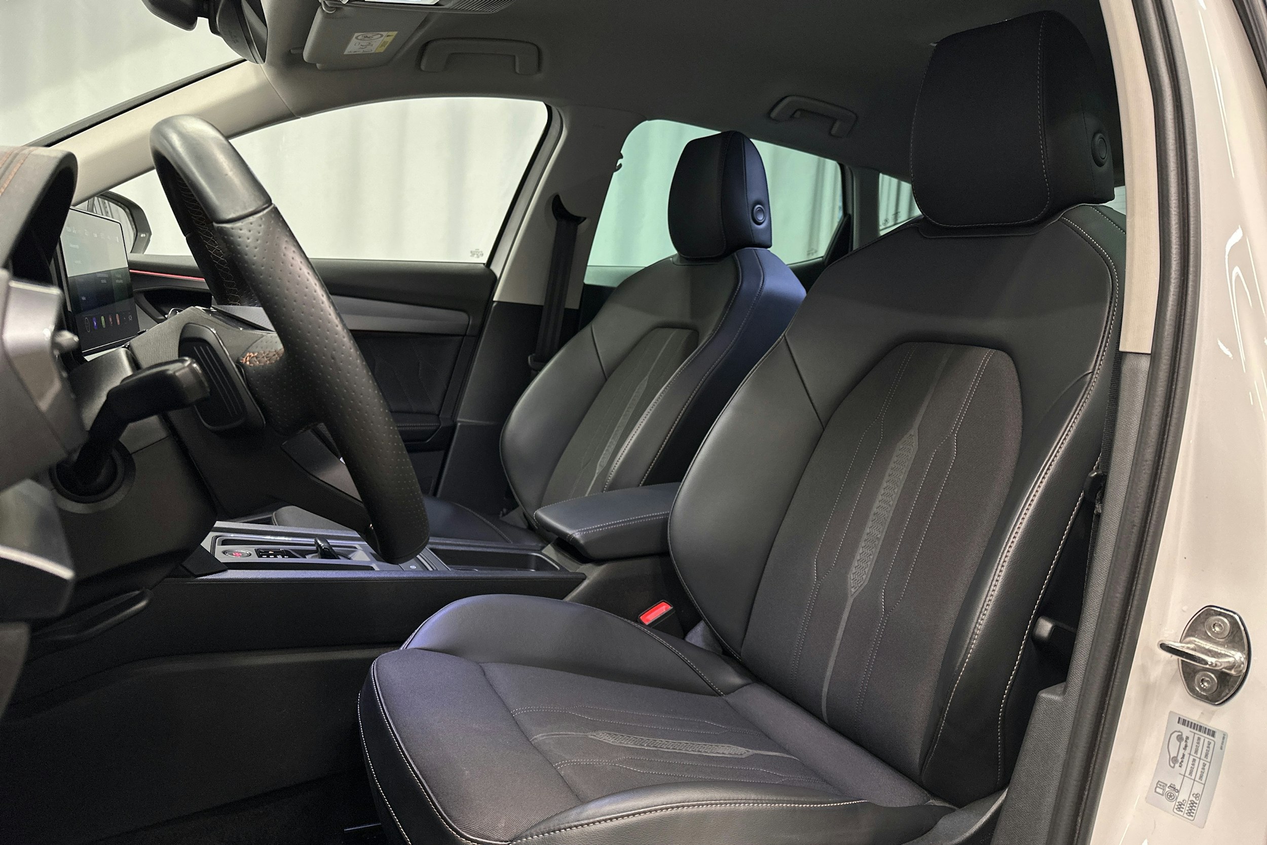 valkoinen CUPRA Formentor 2023 kuva 15.