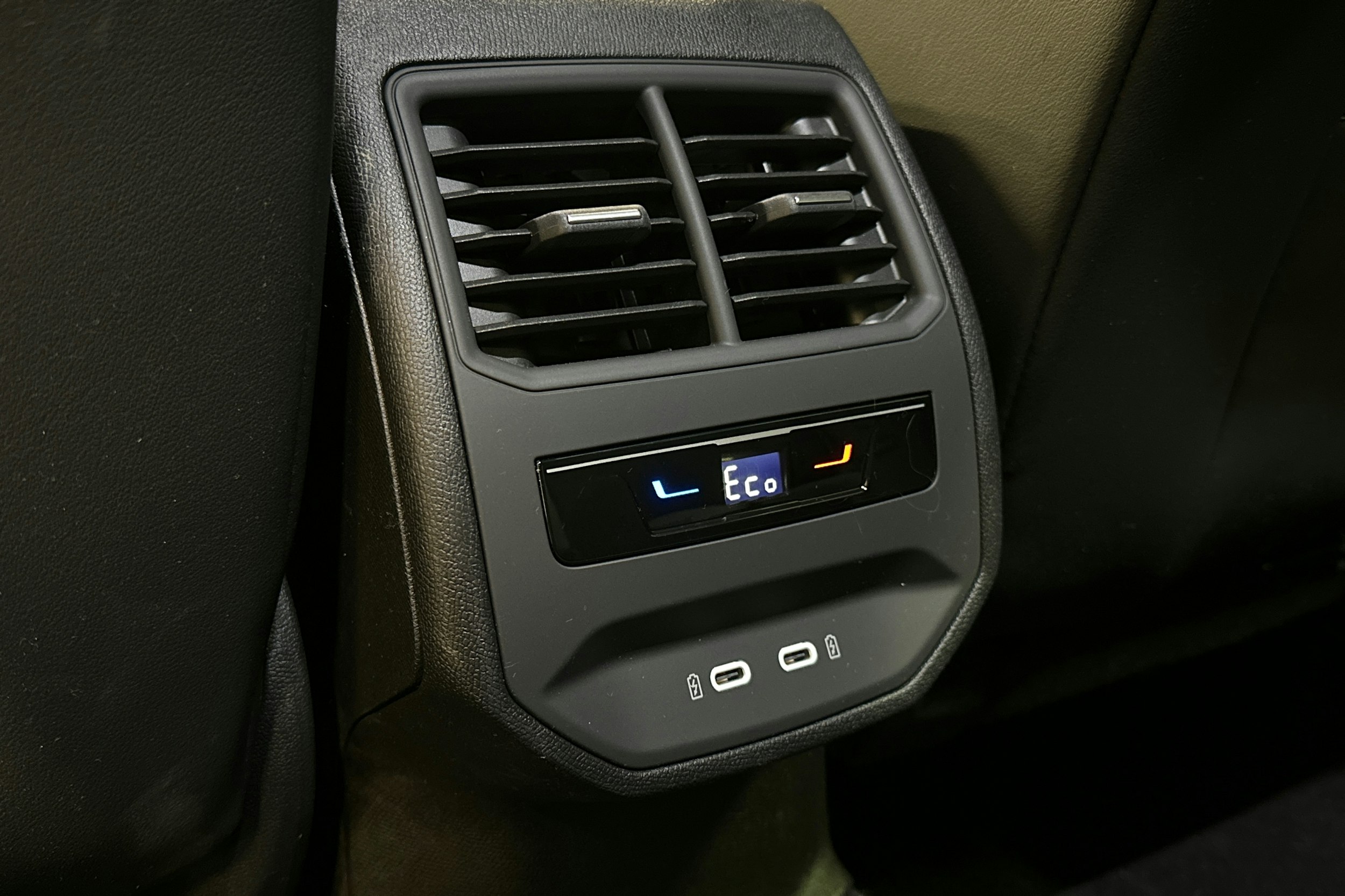 valkoinen CUPRA Formentor 2023 kuva 30.