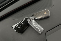 valkoinen CUPRA Formentor 2023 kuva 33.