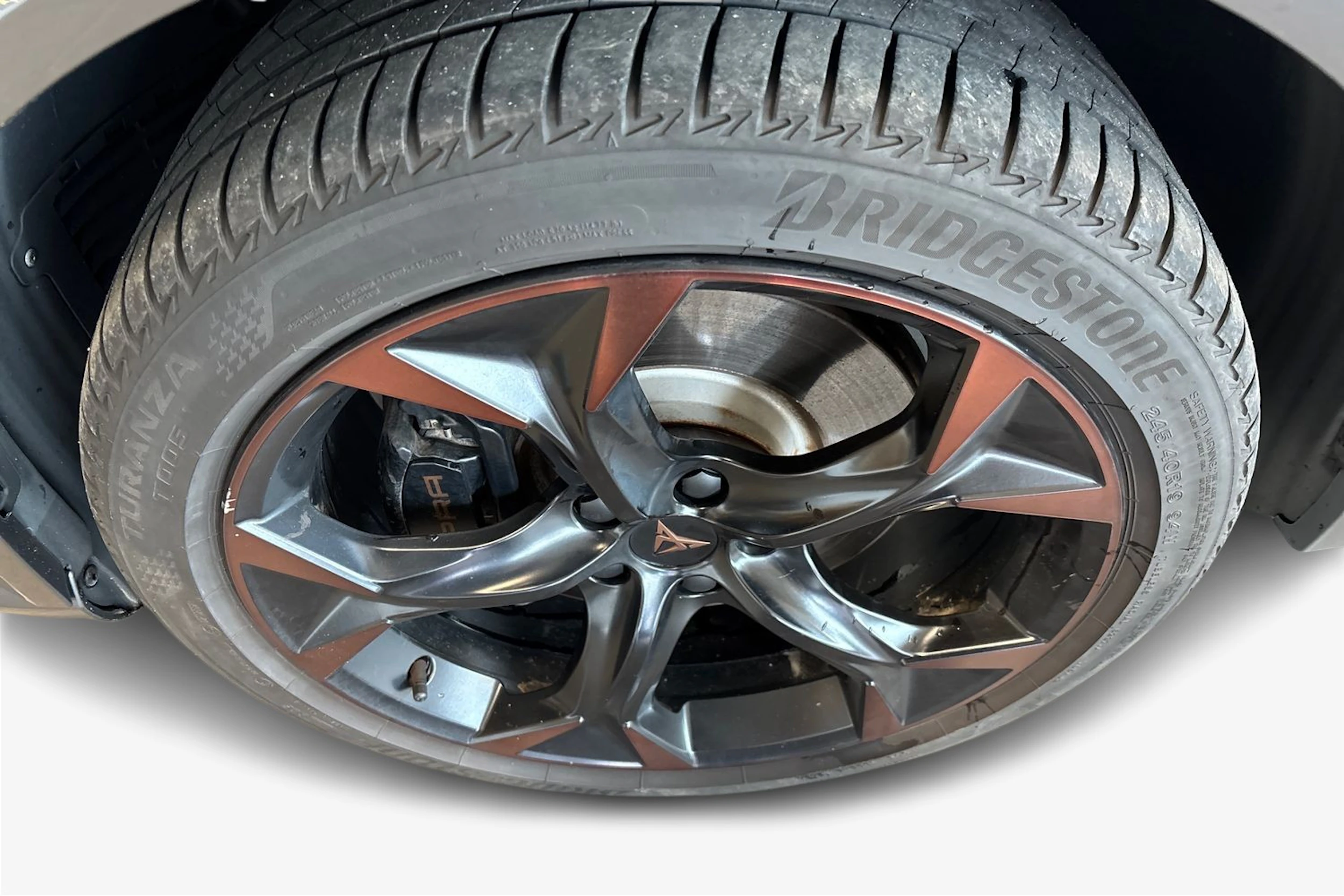 harmaa CUPRA Formentor 2023 kuva 12.