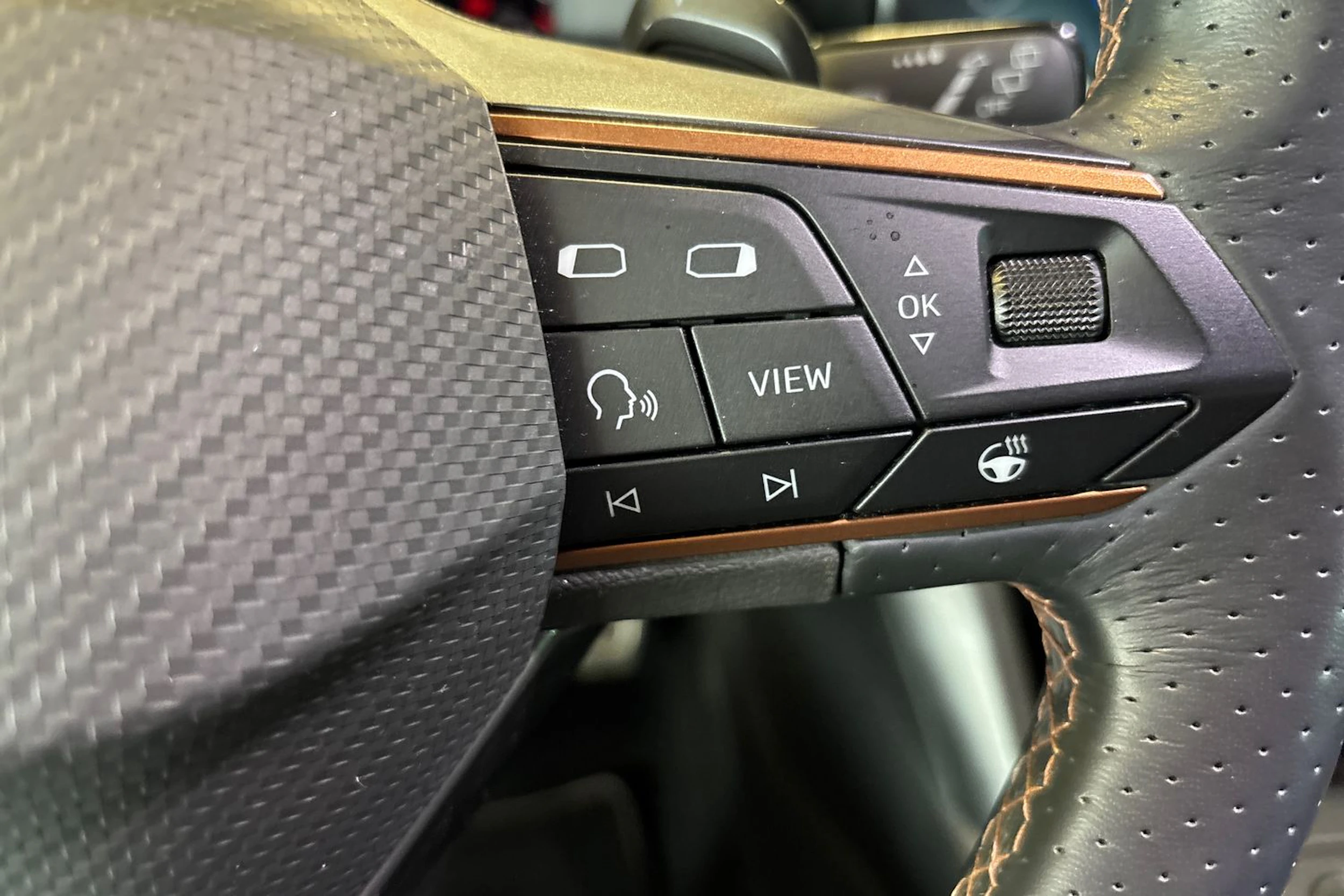 harmaa CUPRA Formentor 2023 kuva 17.