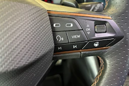 harmaa CUPRA Formentor 2023 kuva 17.