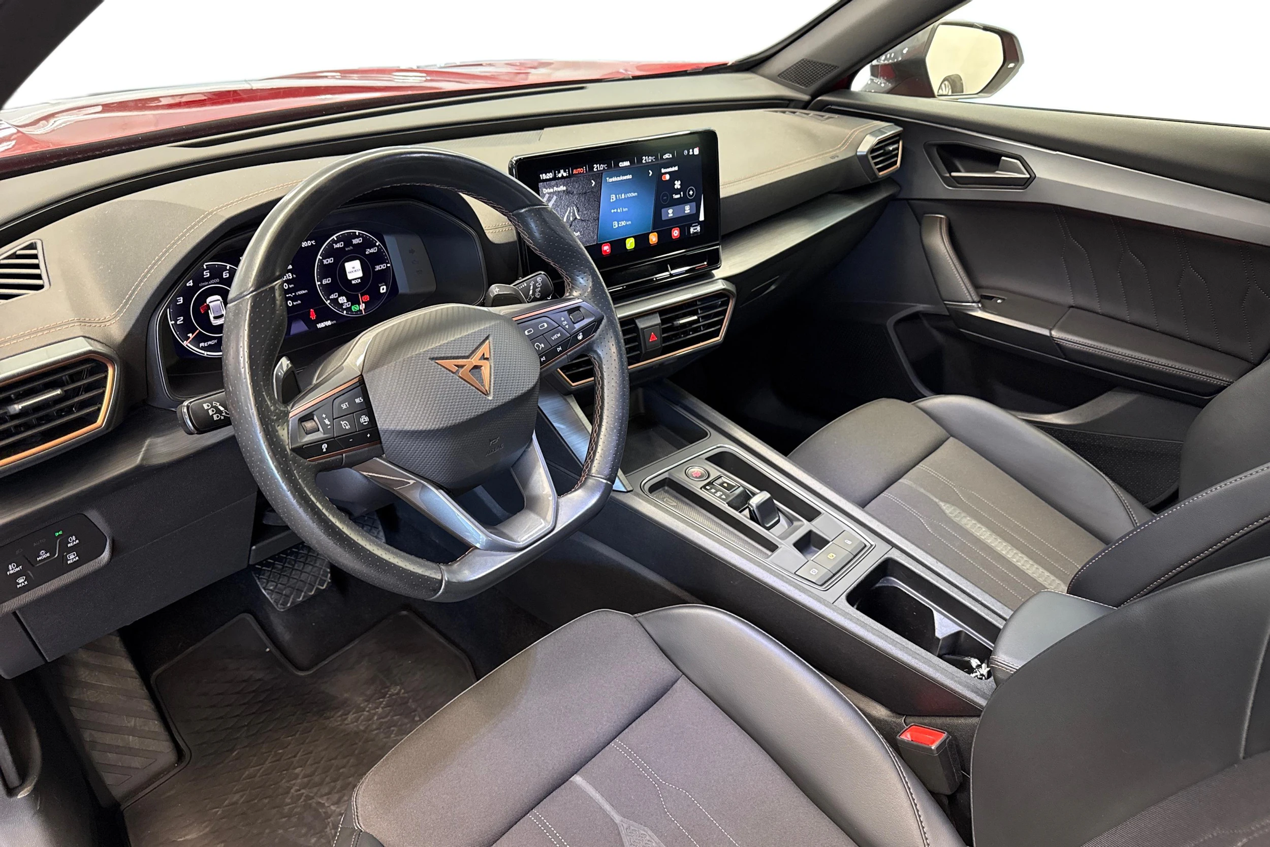 punainen CUPRA Formentor 2023 kuva 6.