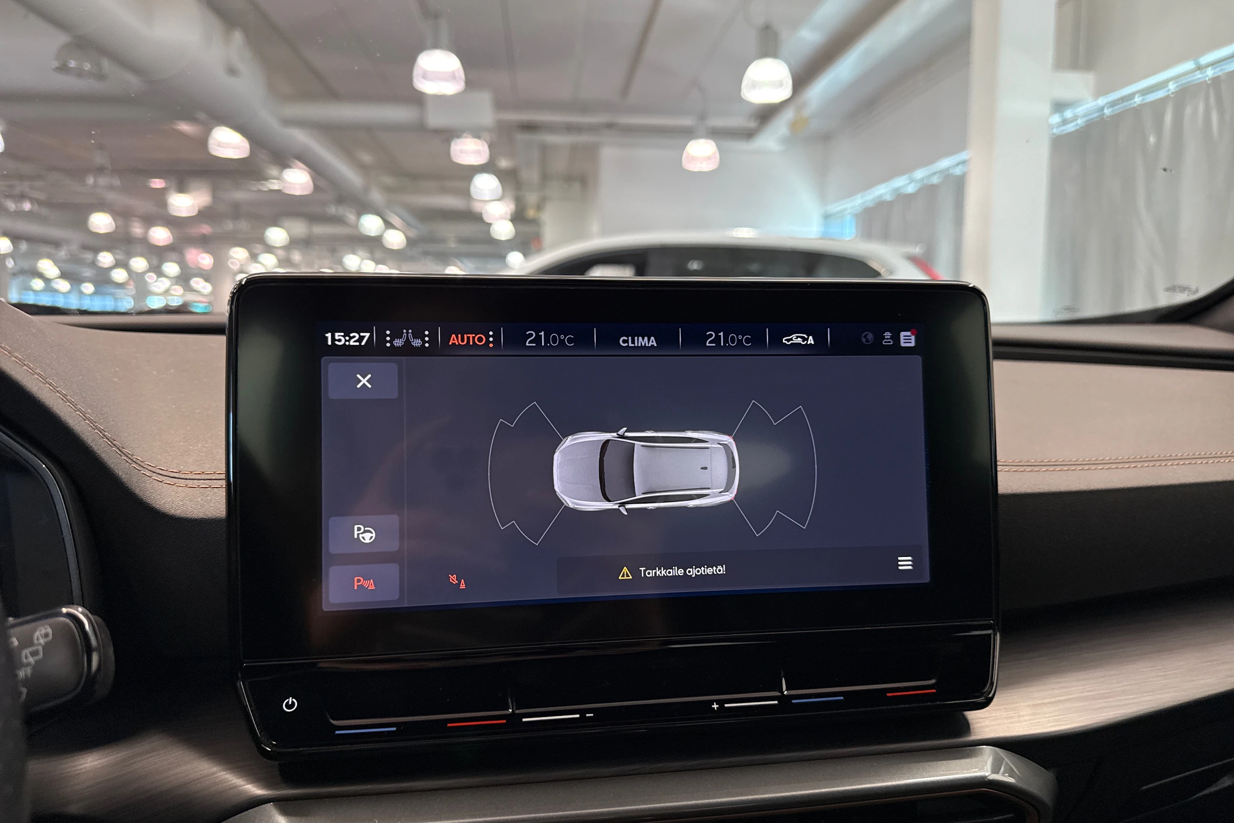 punainen CUPRA Formentor 2023 kuva 24.
