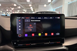 punainen CUPRA Formentor 2023 kuva 27.